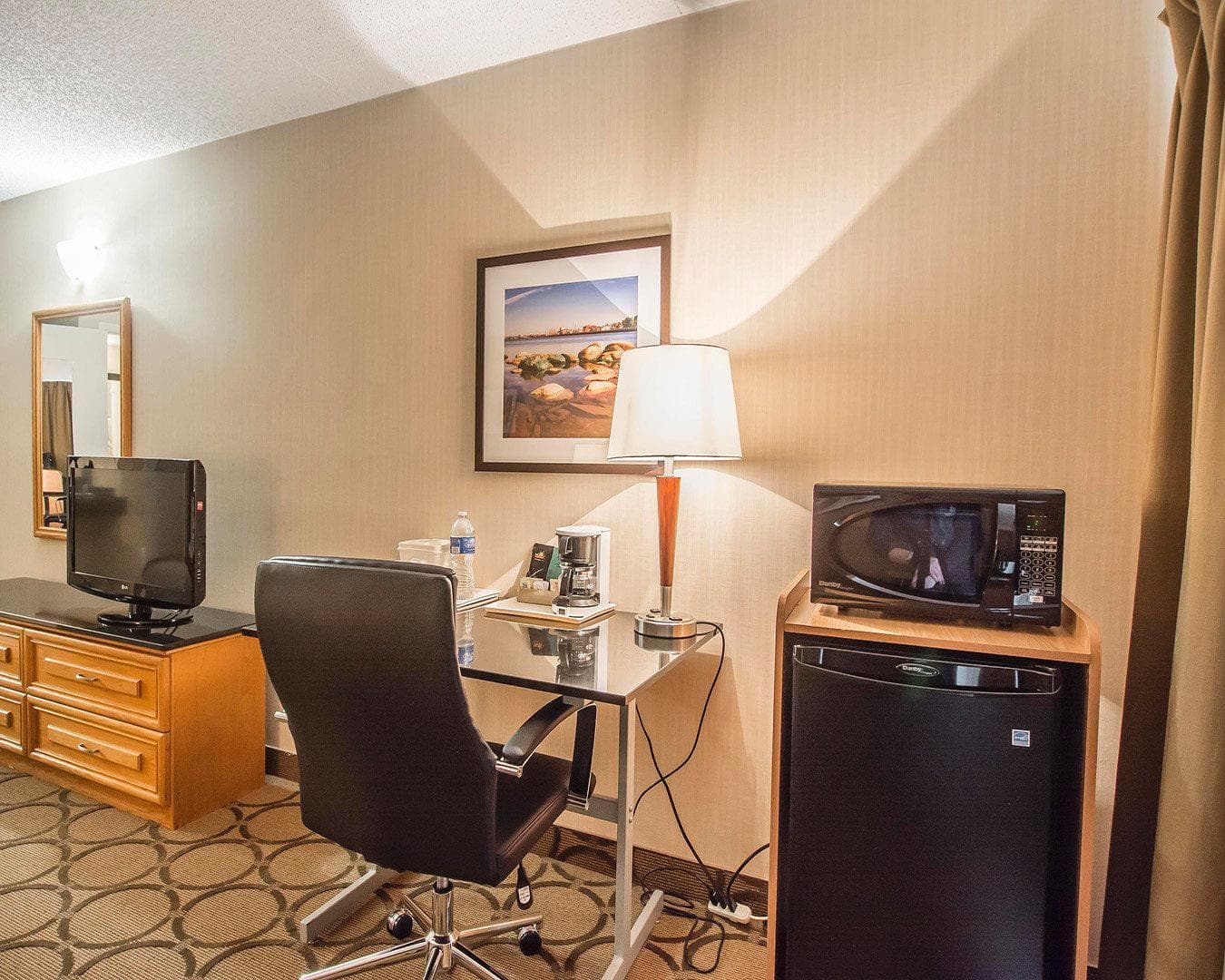 Comfort Inn - Image 5