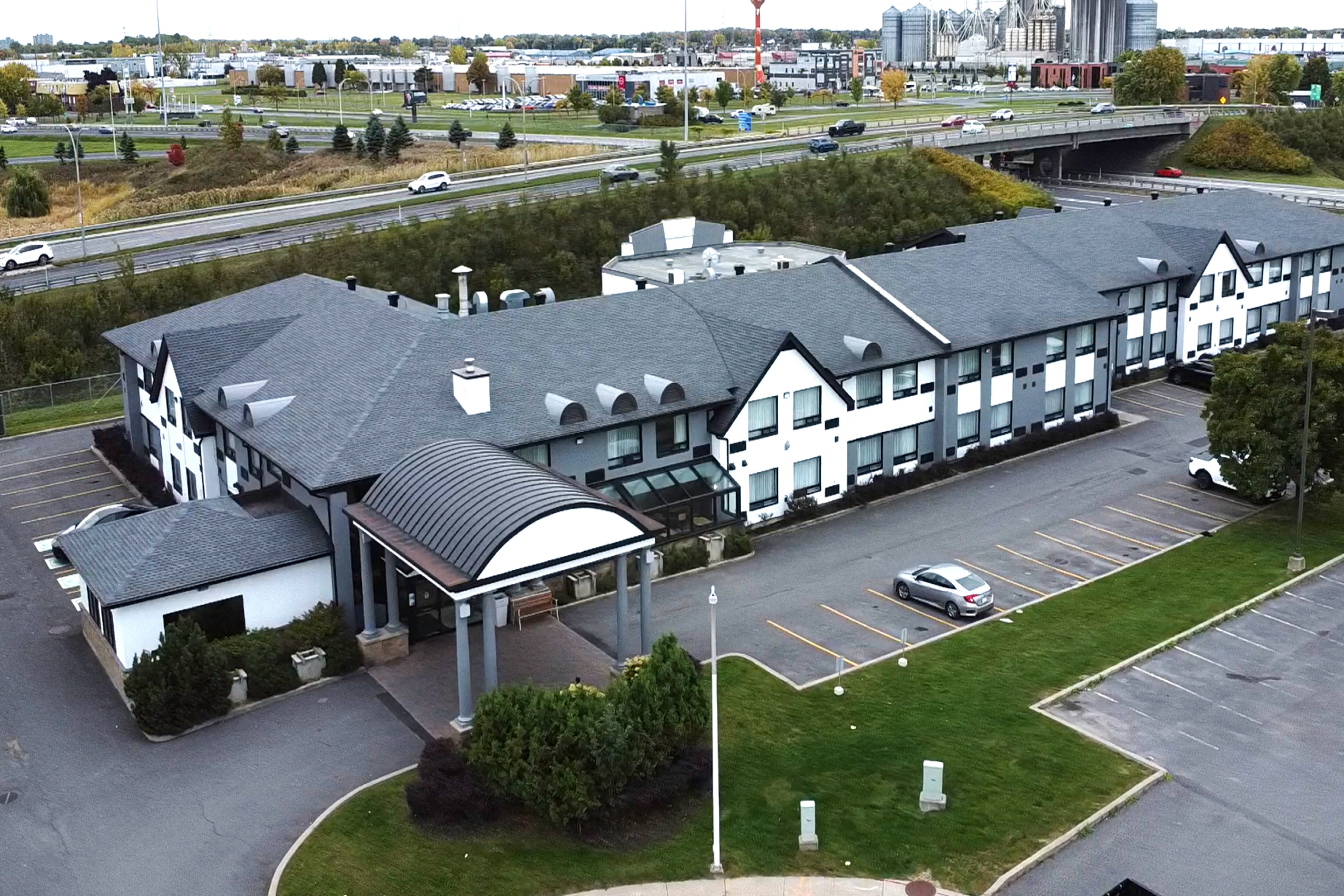 Quality Inn - Image 1