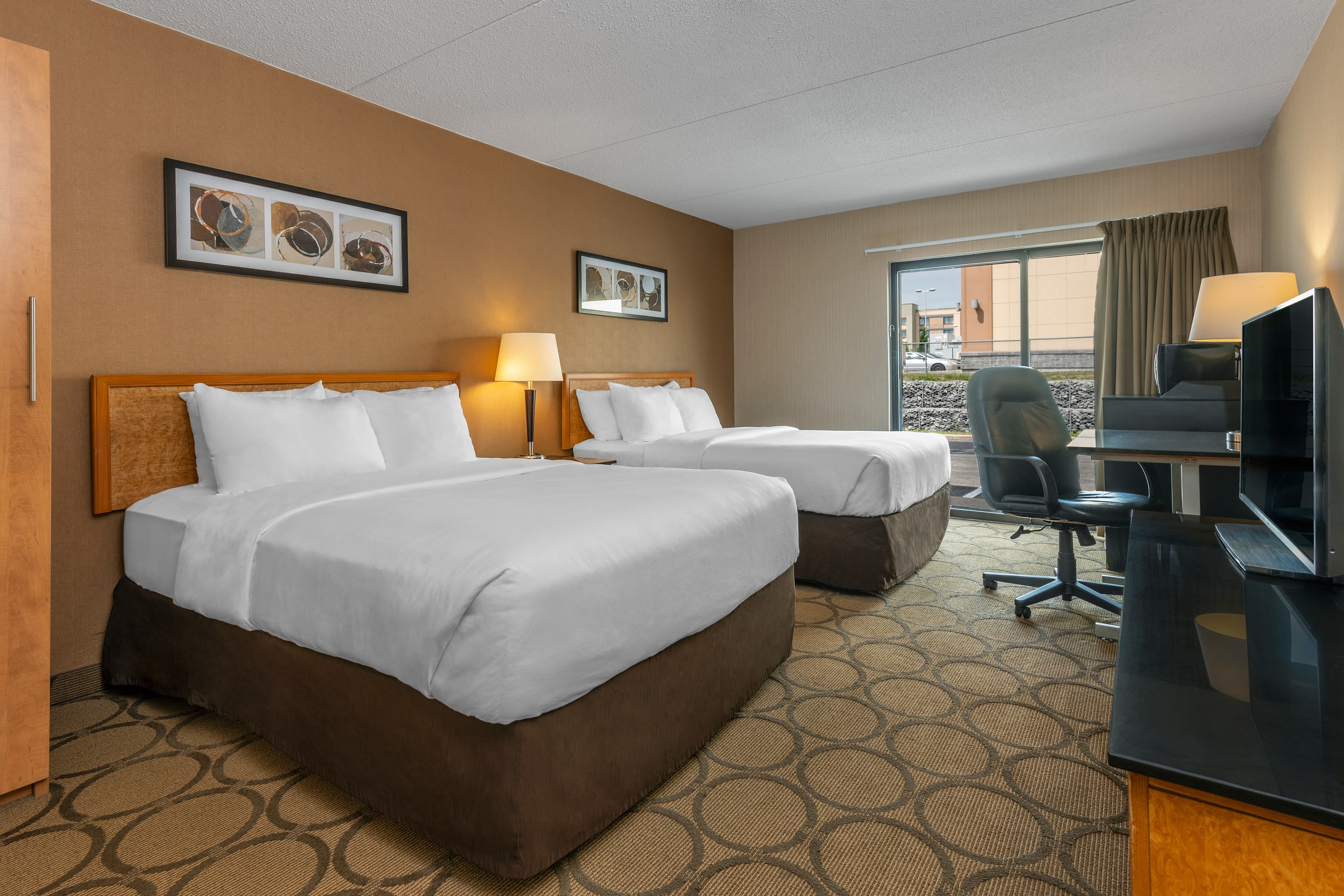 Comfort Inn - Image 2