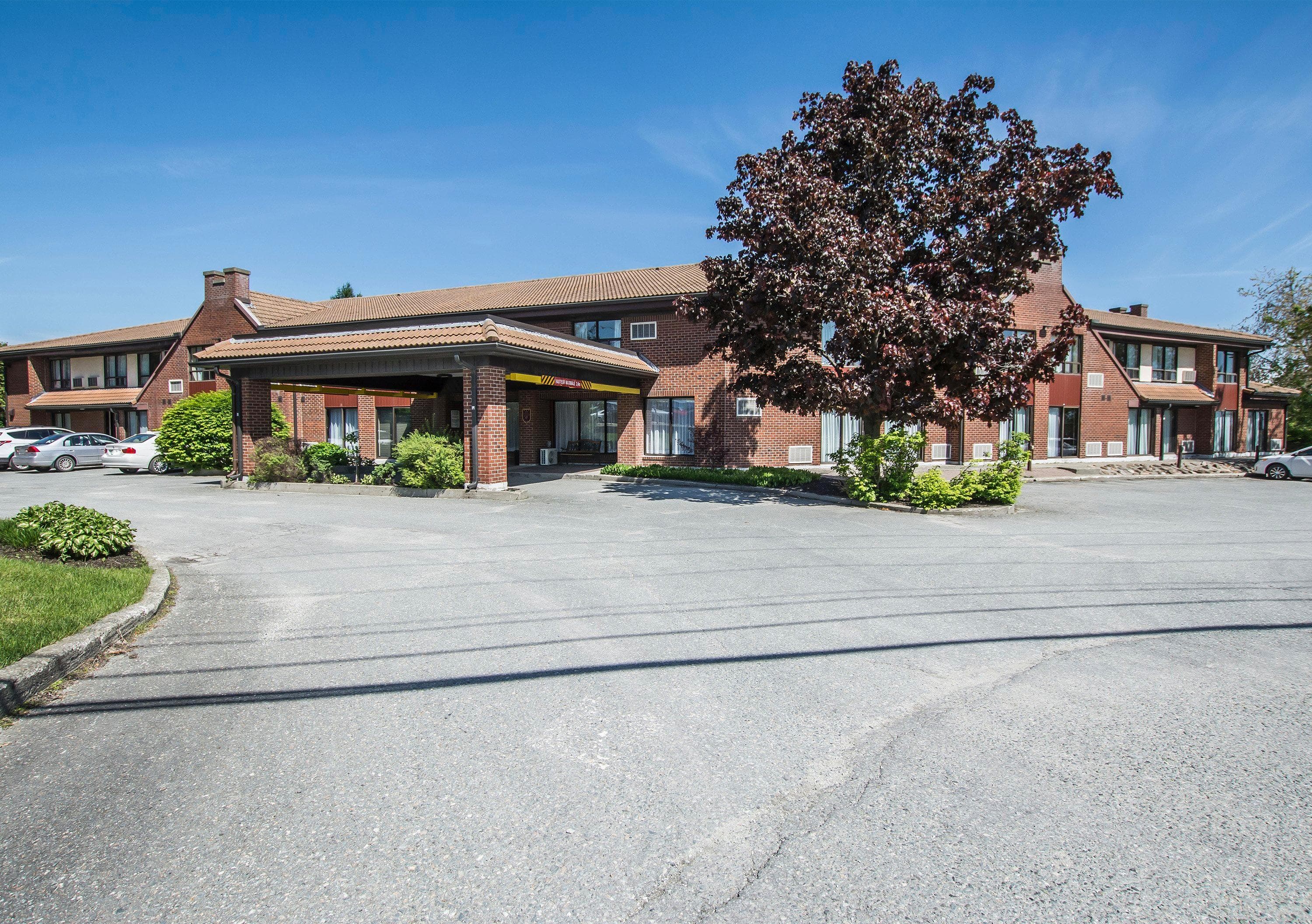 Comfort Inn - Image 1