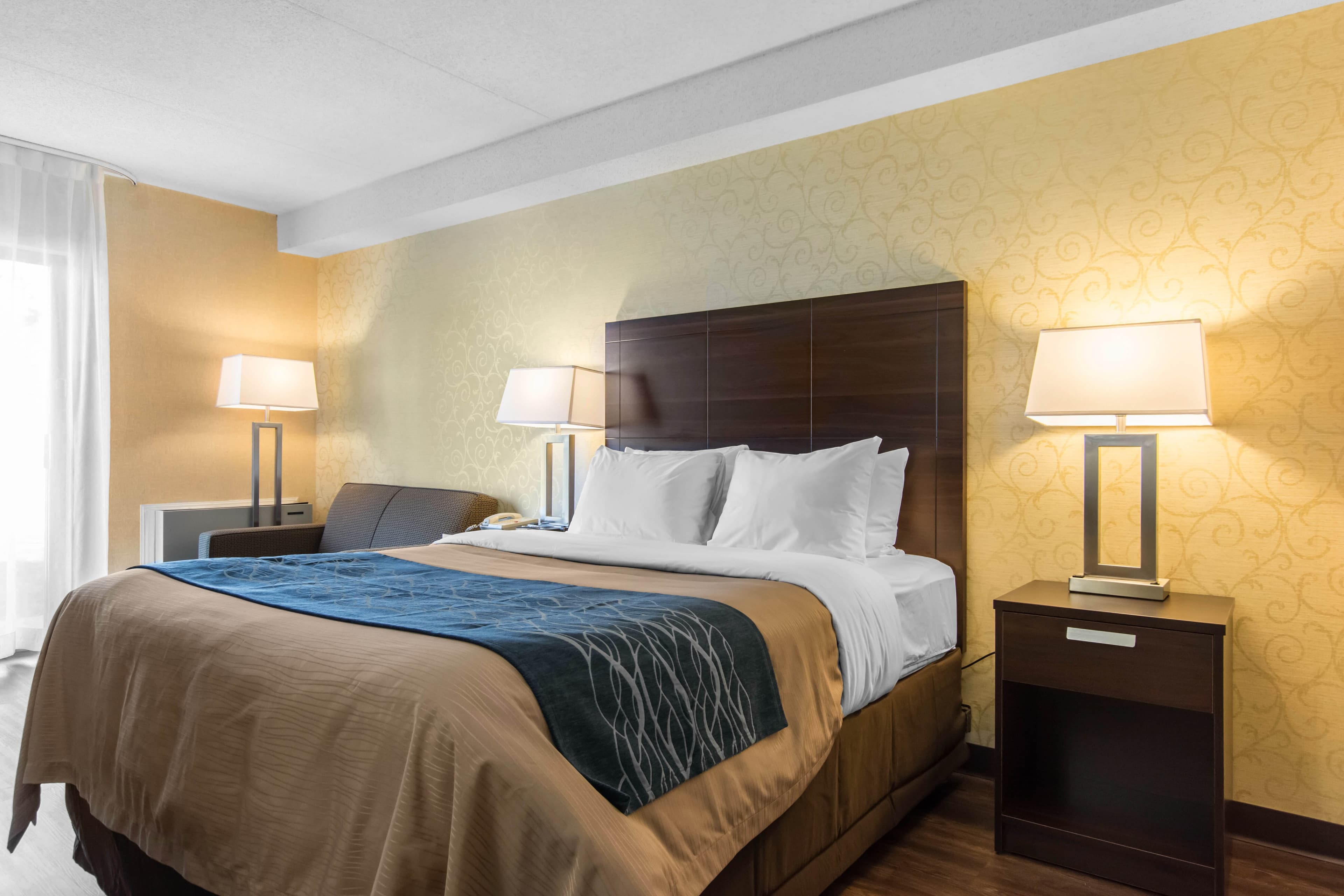 Comfort Inn - Image 4