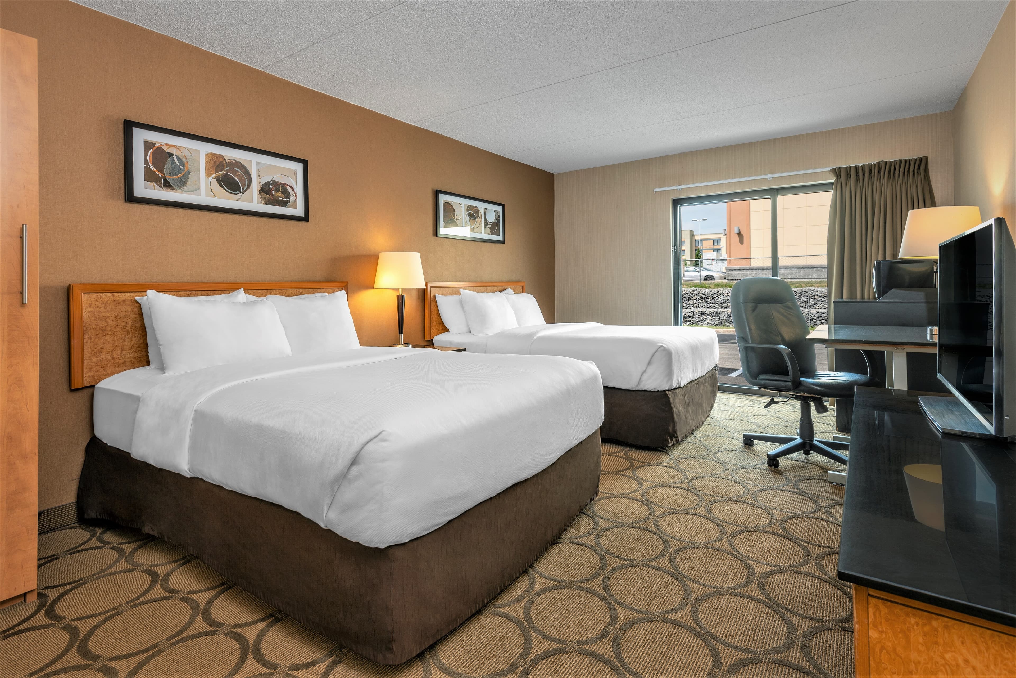 Comfort Inn - Image 1