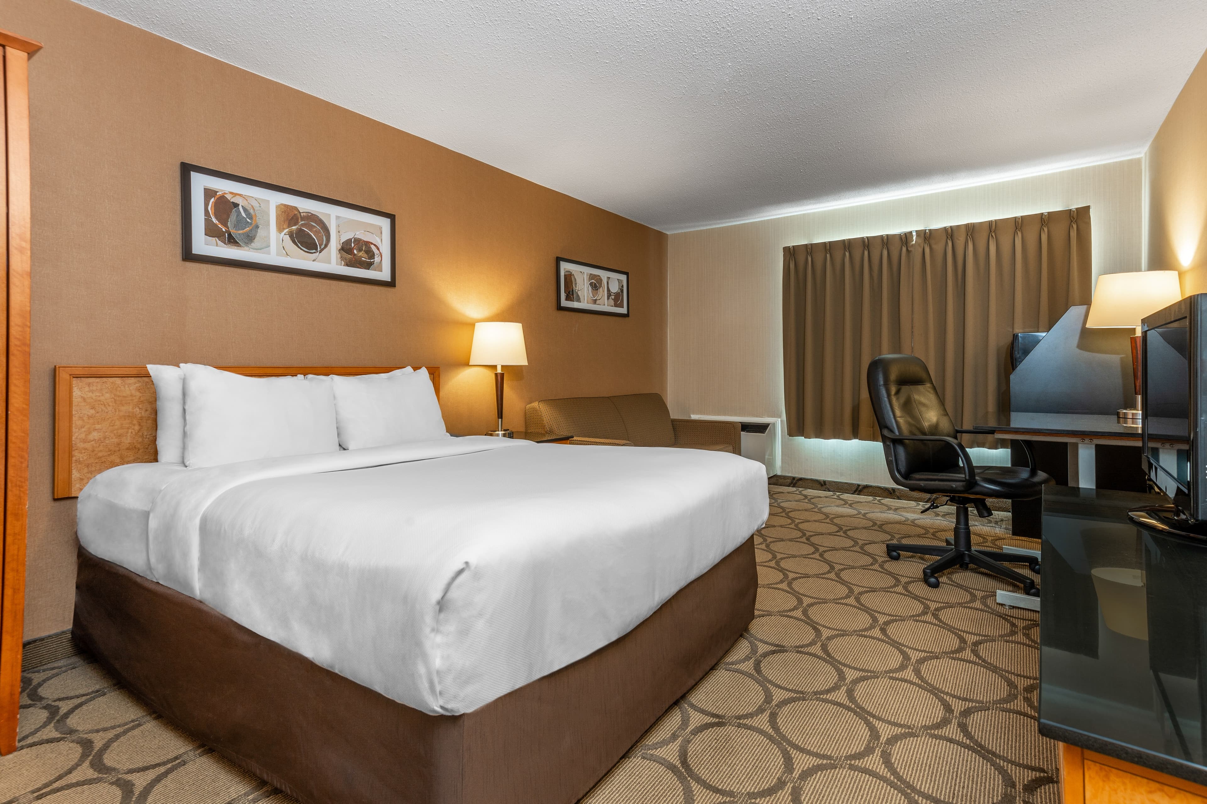 Comfort Inn - Image 4
