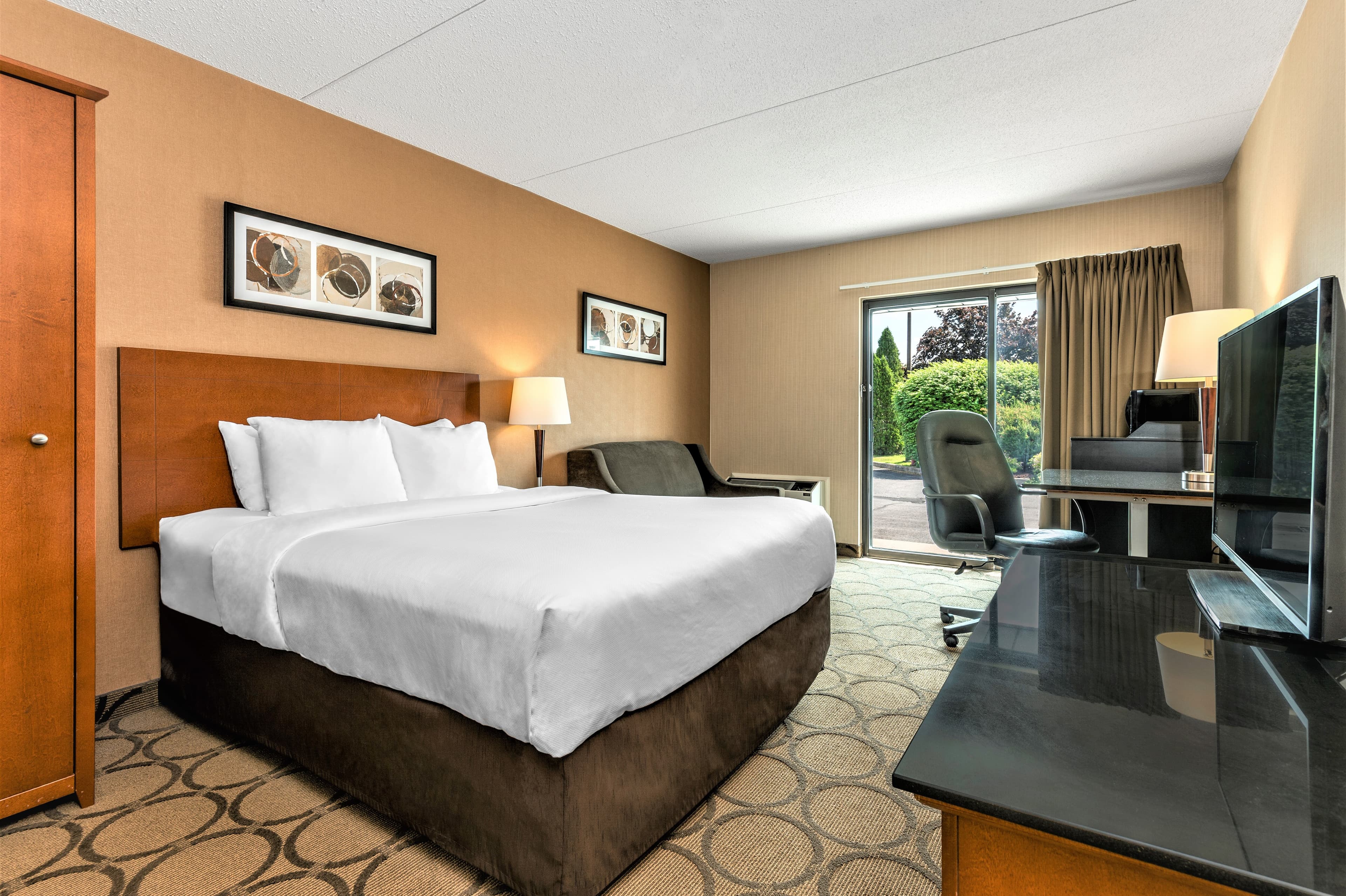 Comfort Inn - Image 2