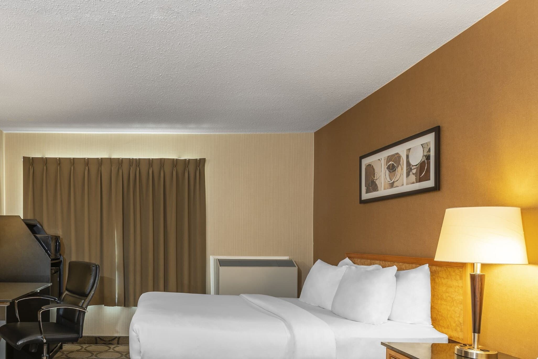 Comfort Inn - Image 2