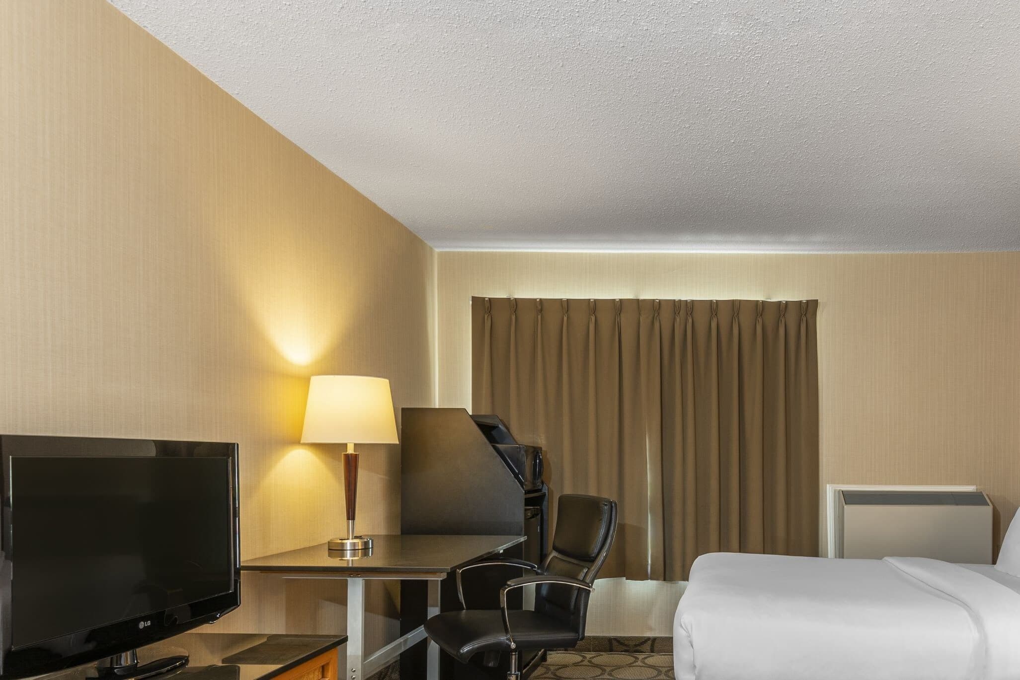 Comfort Inn - Image 3