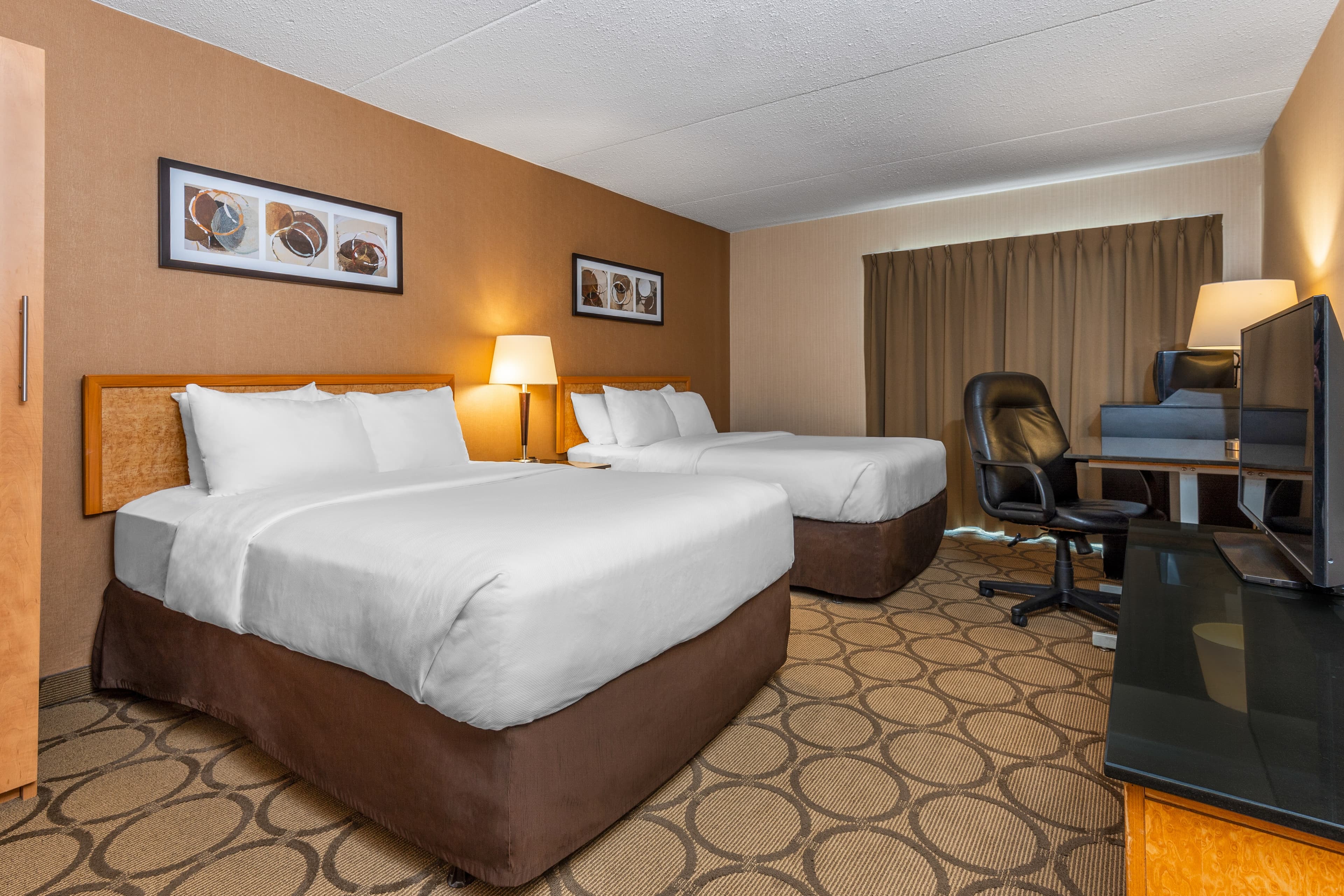 Comfort Inn South - Image 1