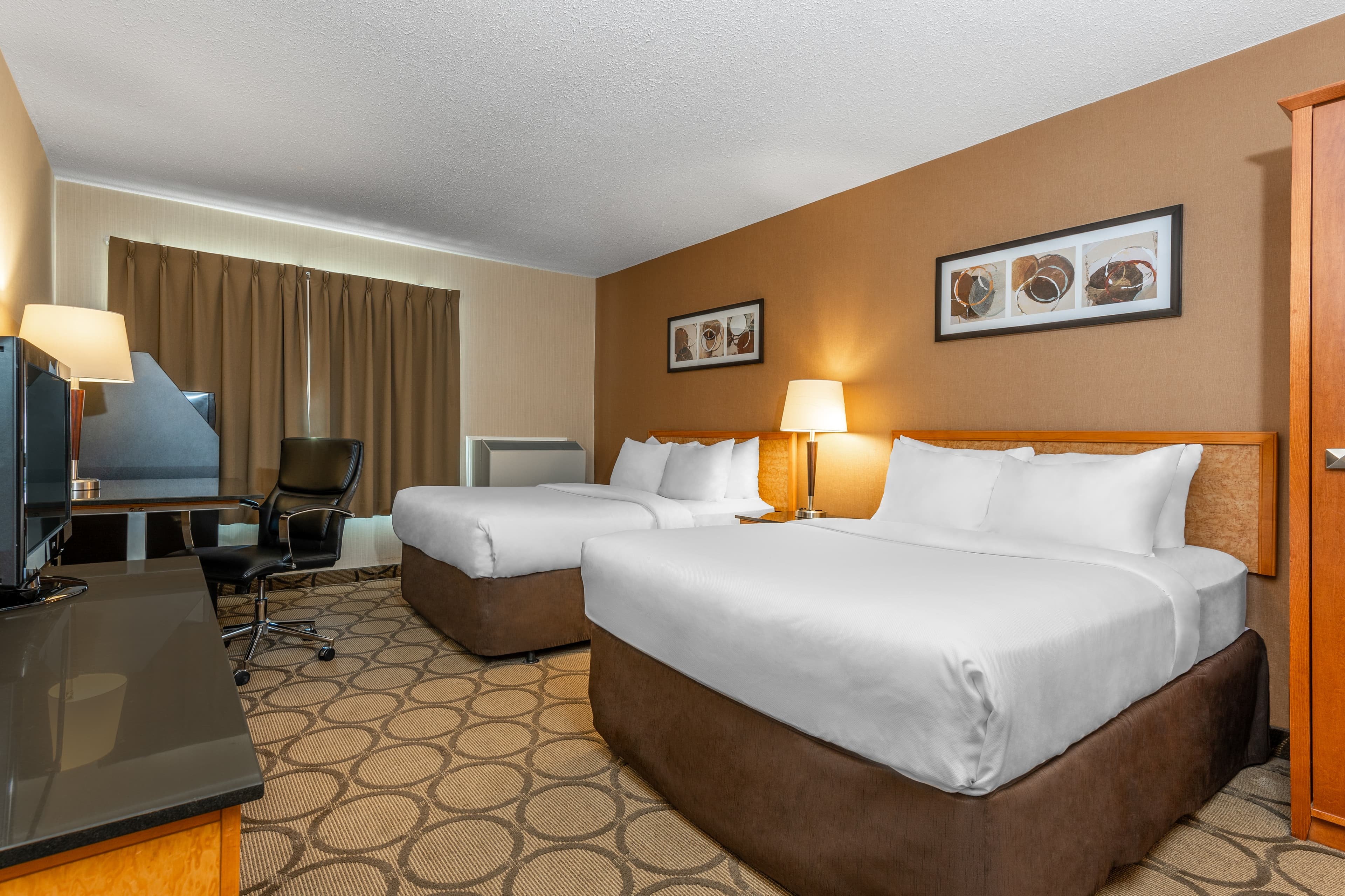 Comfort Inn South - Image 2