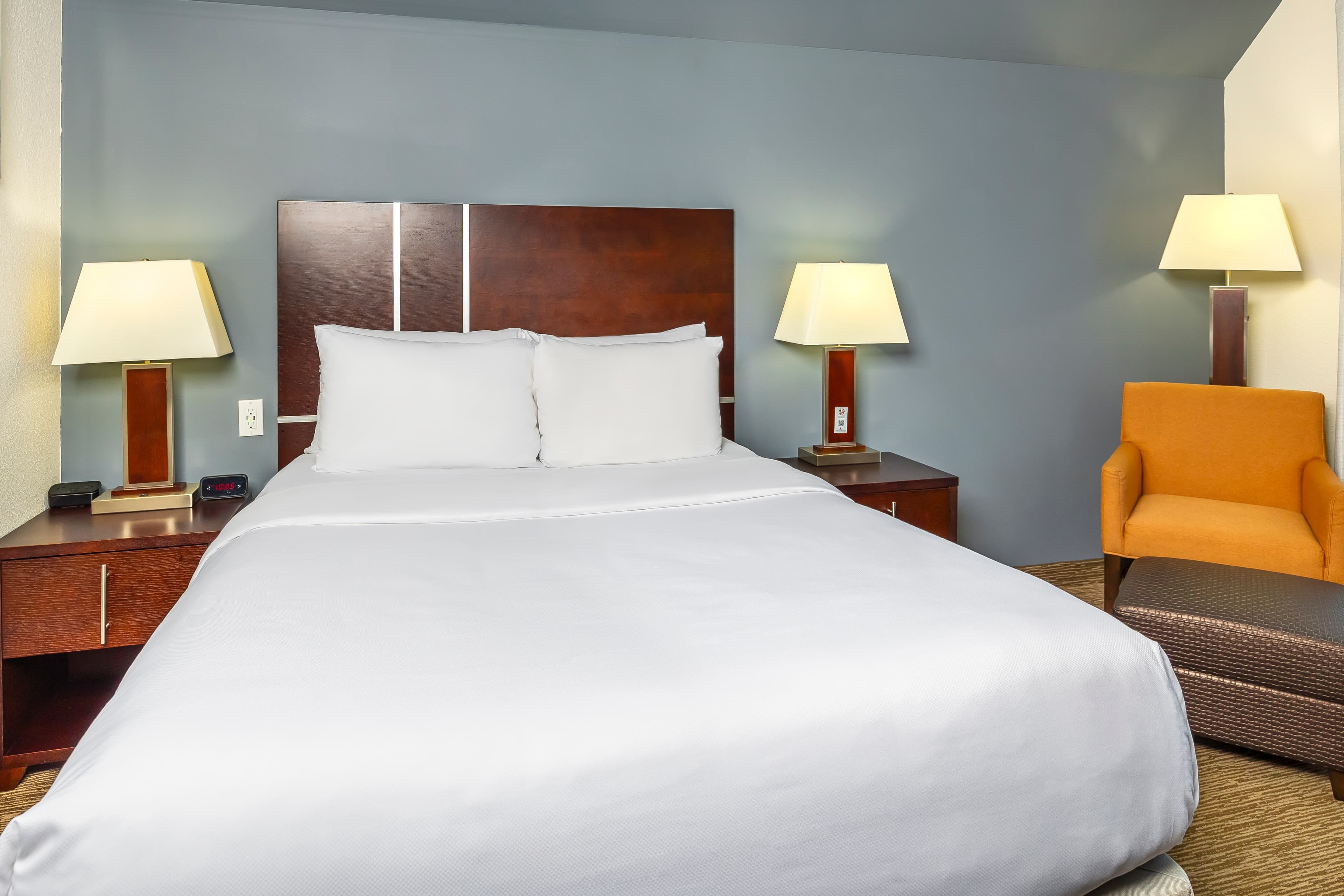 Comfort Inn & Suites — 8
