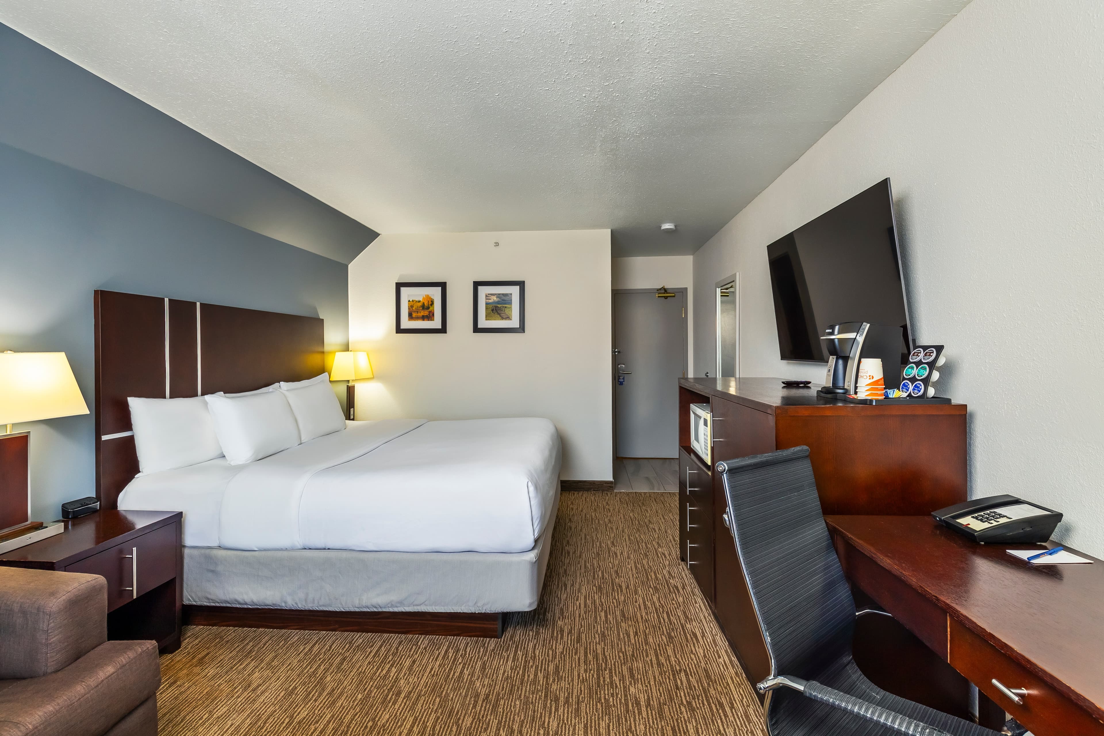 Comfort Inn & Suites — 11