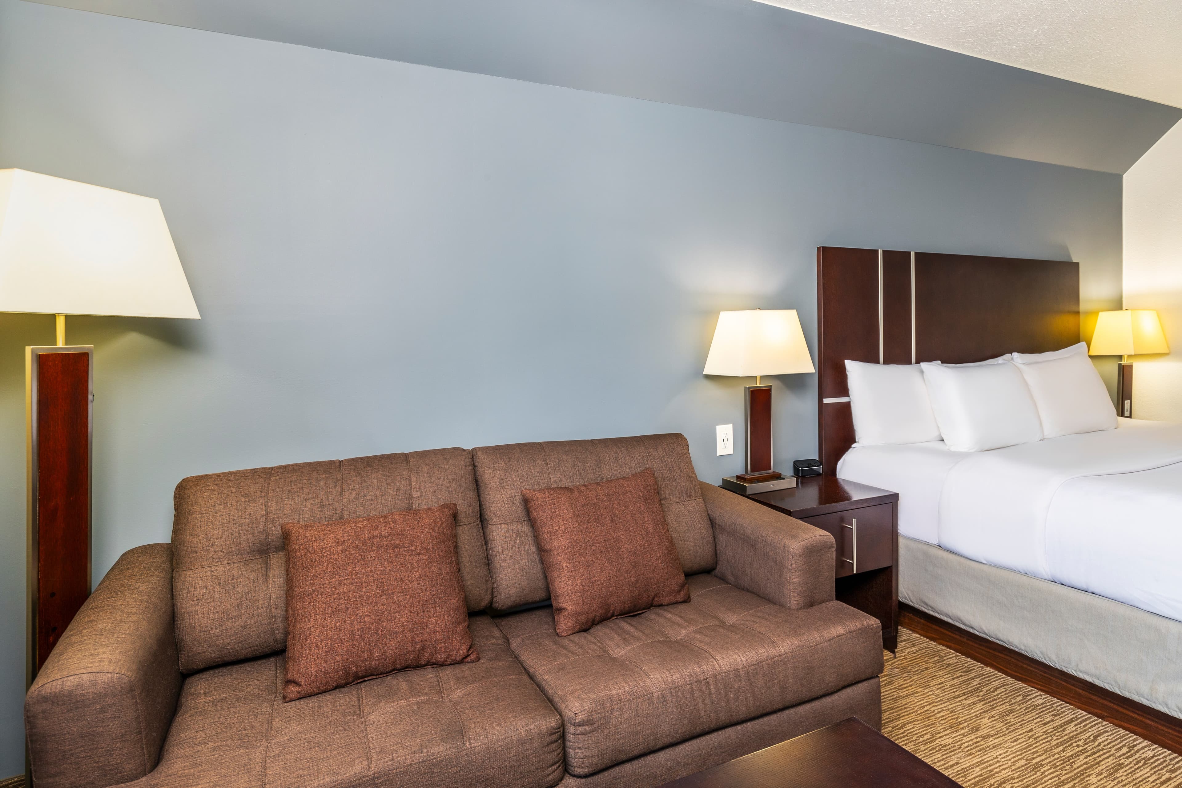 Comfort Inn & Suites — 14