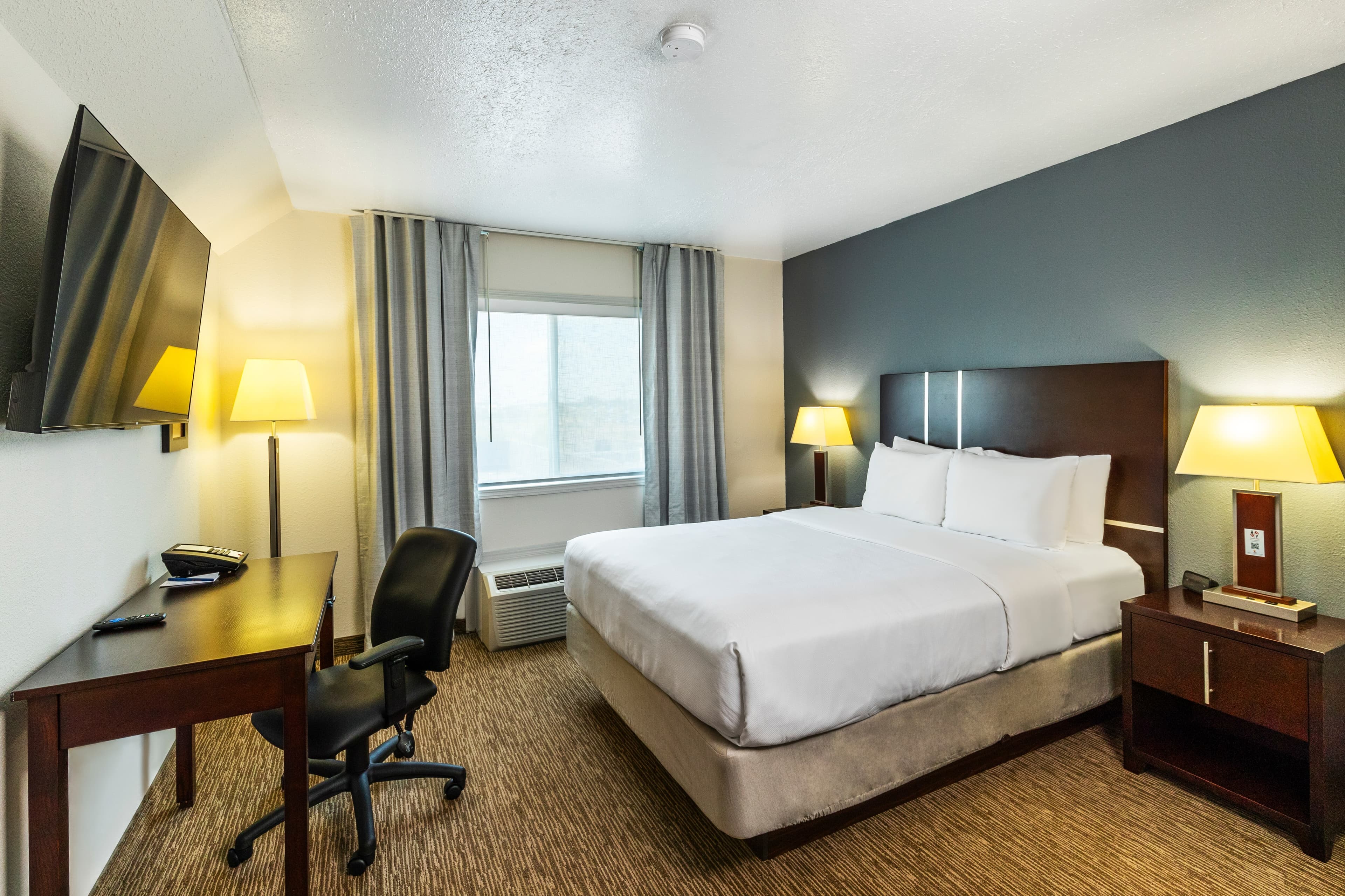 Comfort Inn & Suites — 20