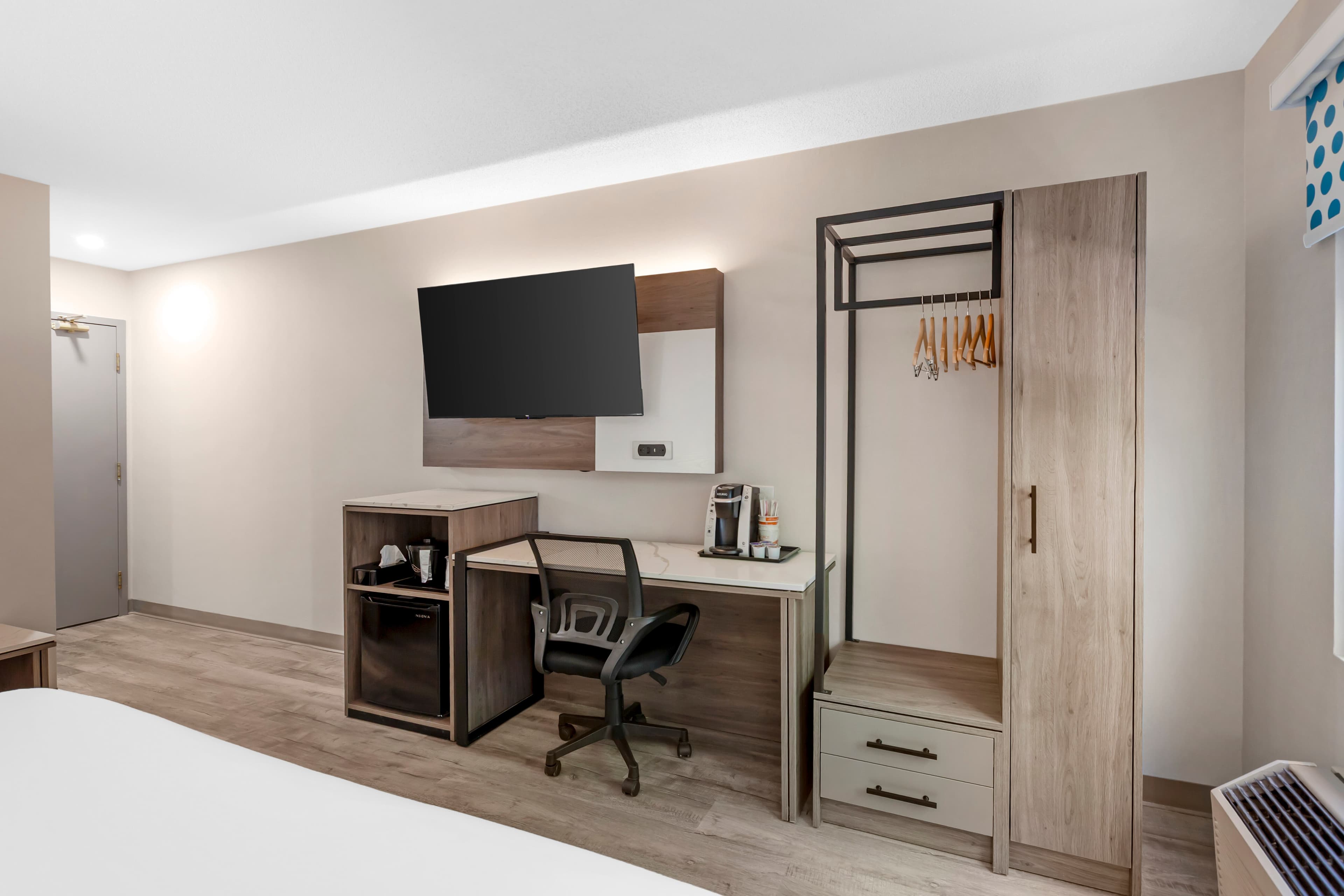 Comfort Inn - Image 4
