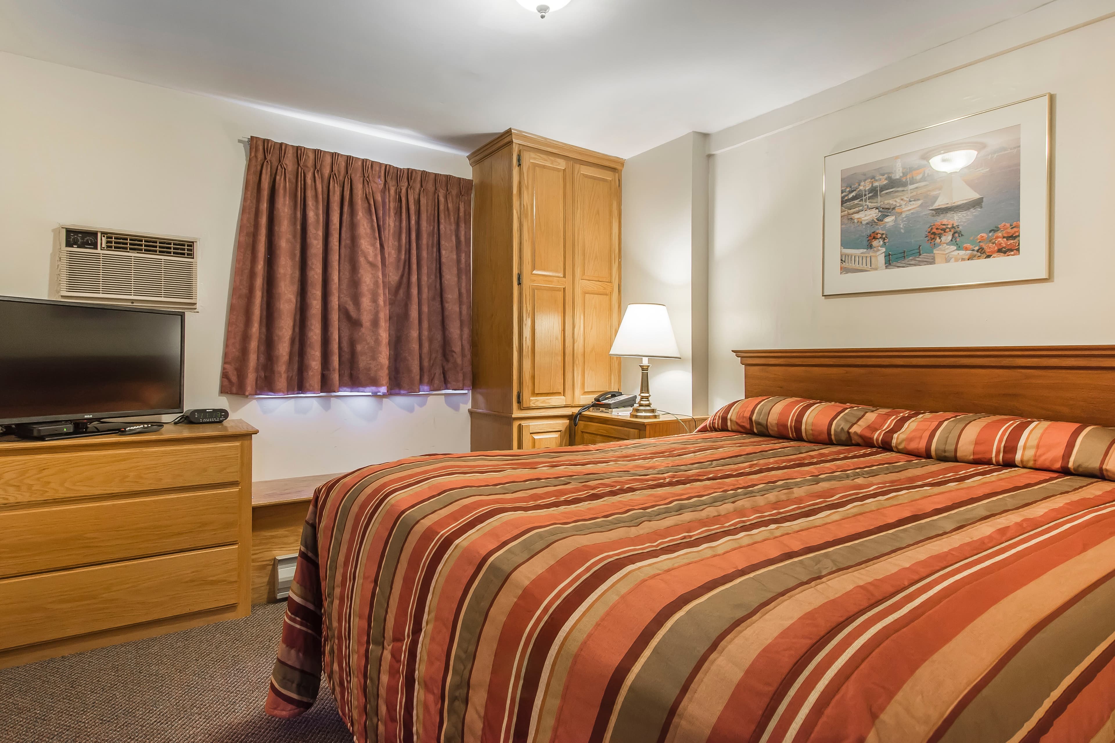Econo Lodge Inn & Suites — 29