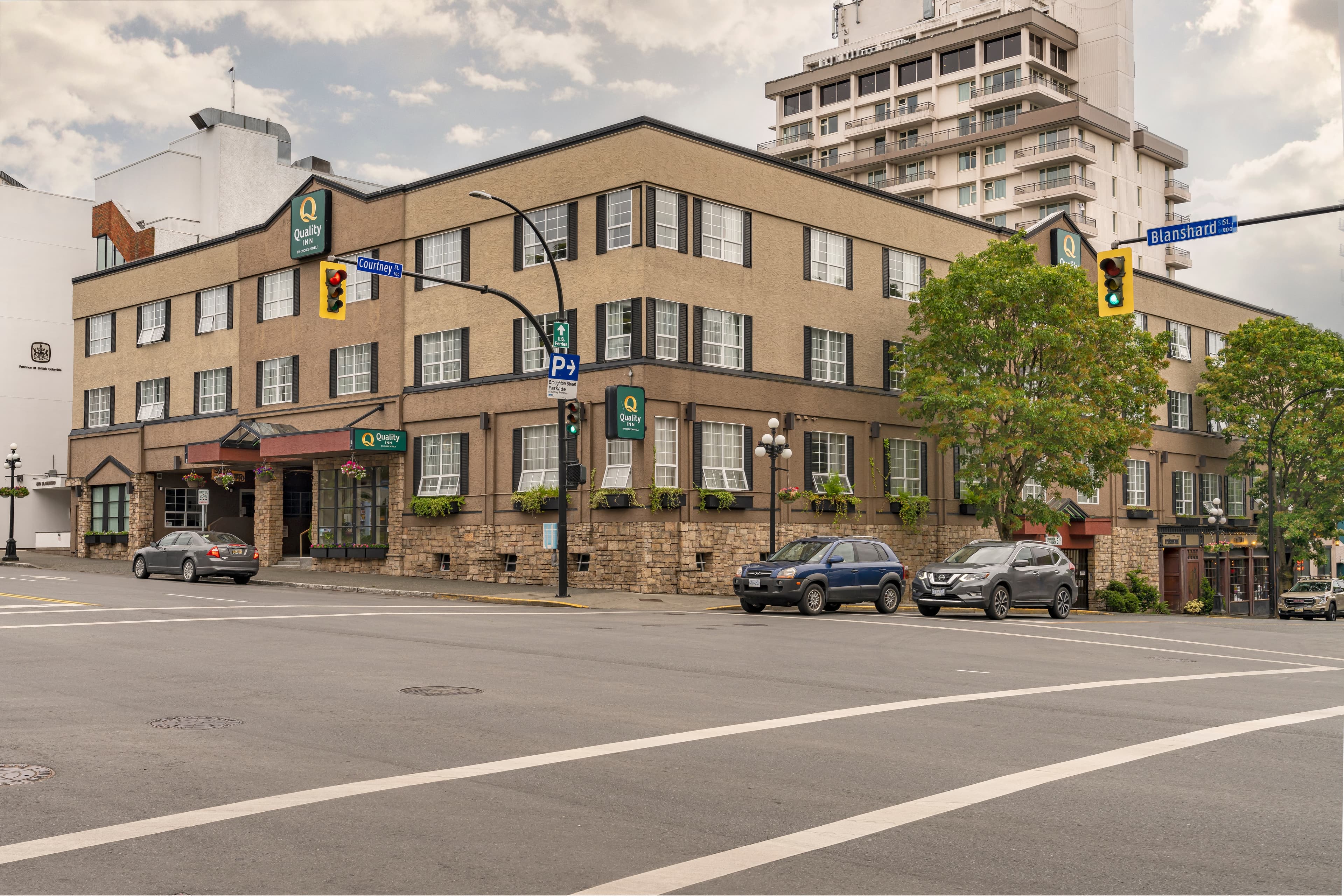Quality Inn Downtown Inner Harbour - Image 1