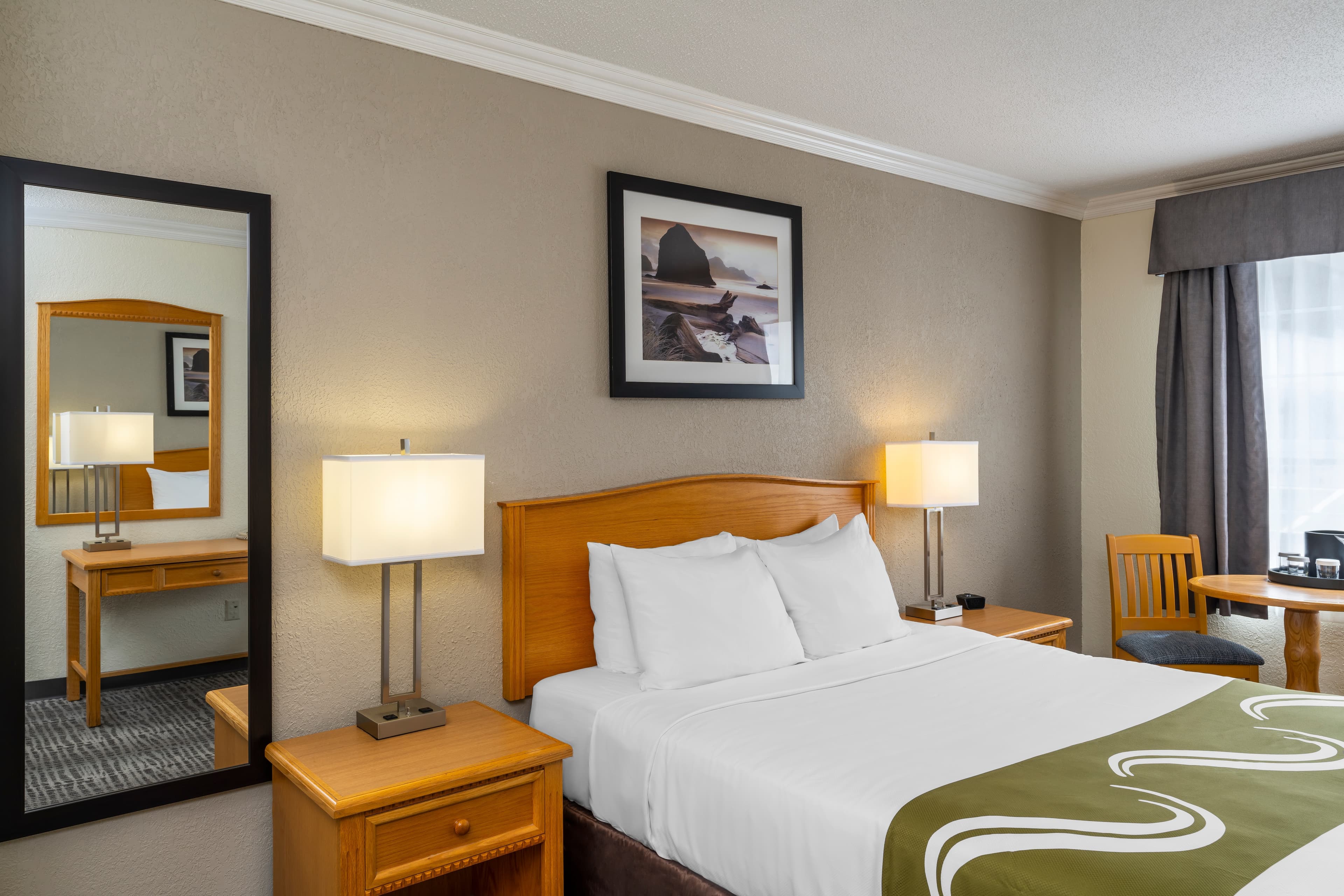 Quality Inn Downtown Inner Harbour - Image 2