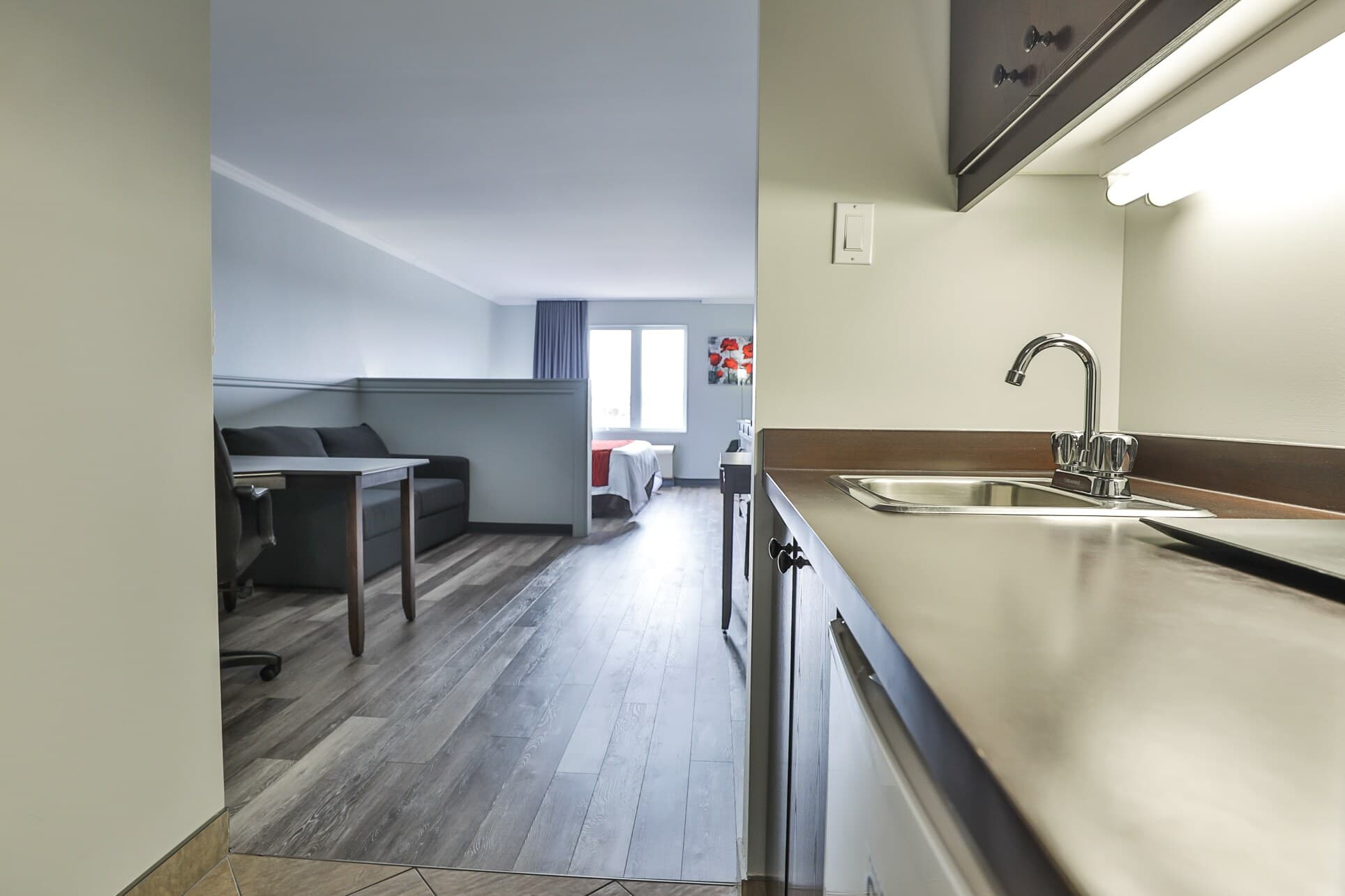 Comfort Inn & Suites — 6