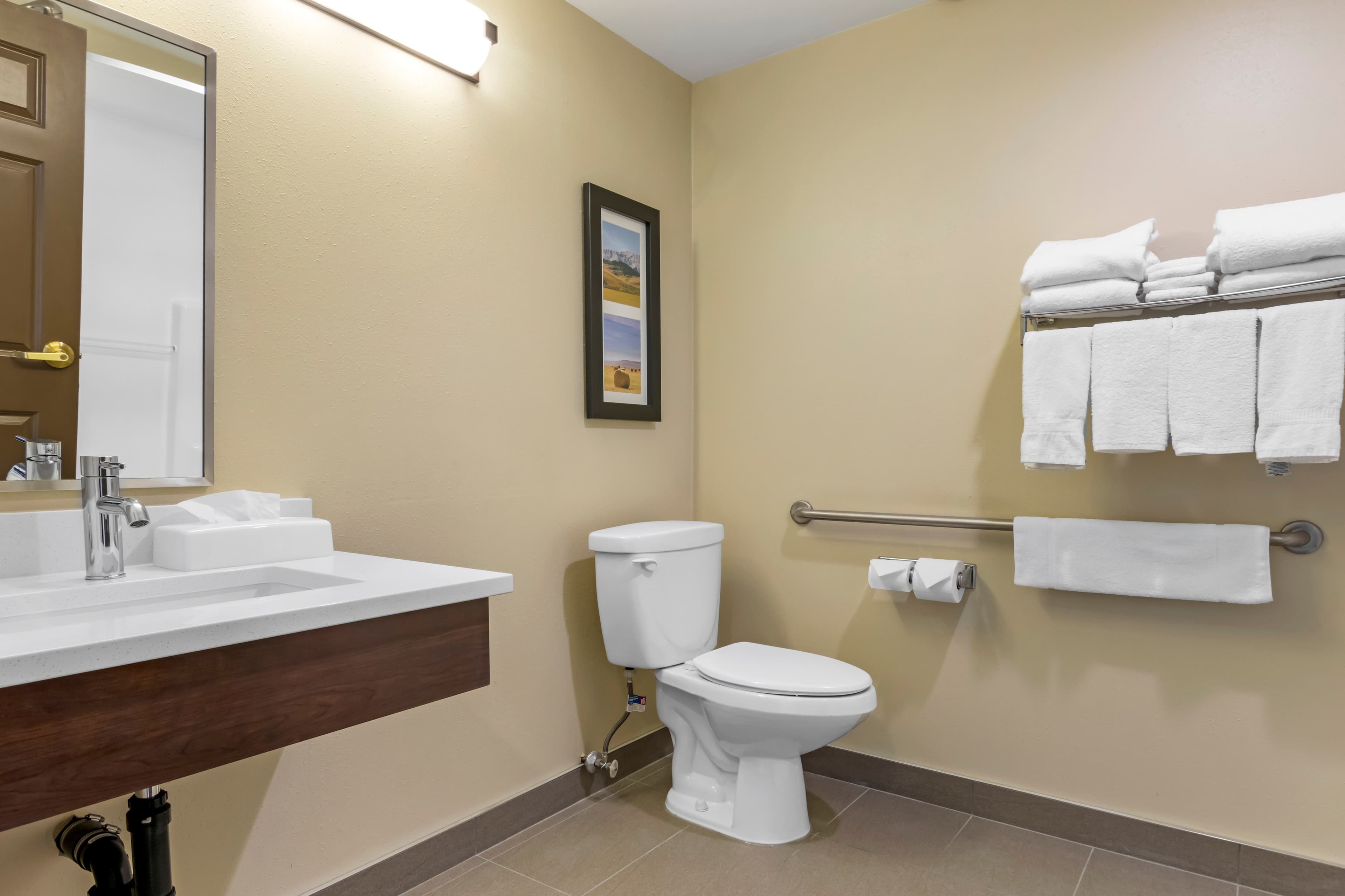 Comfort Inn - Image 5