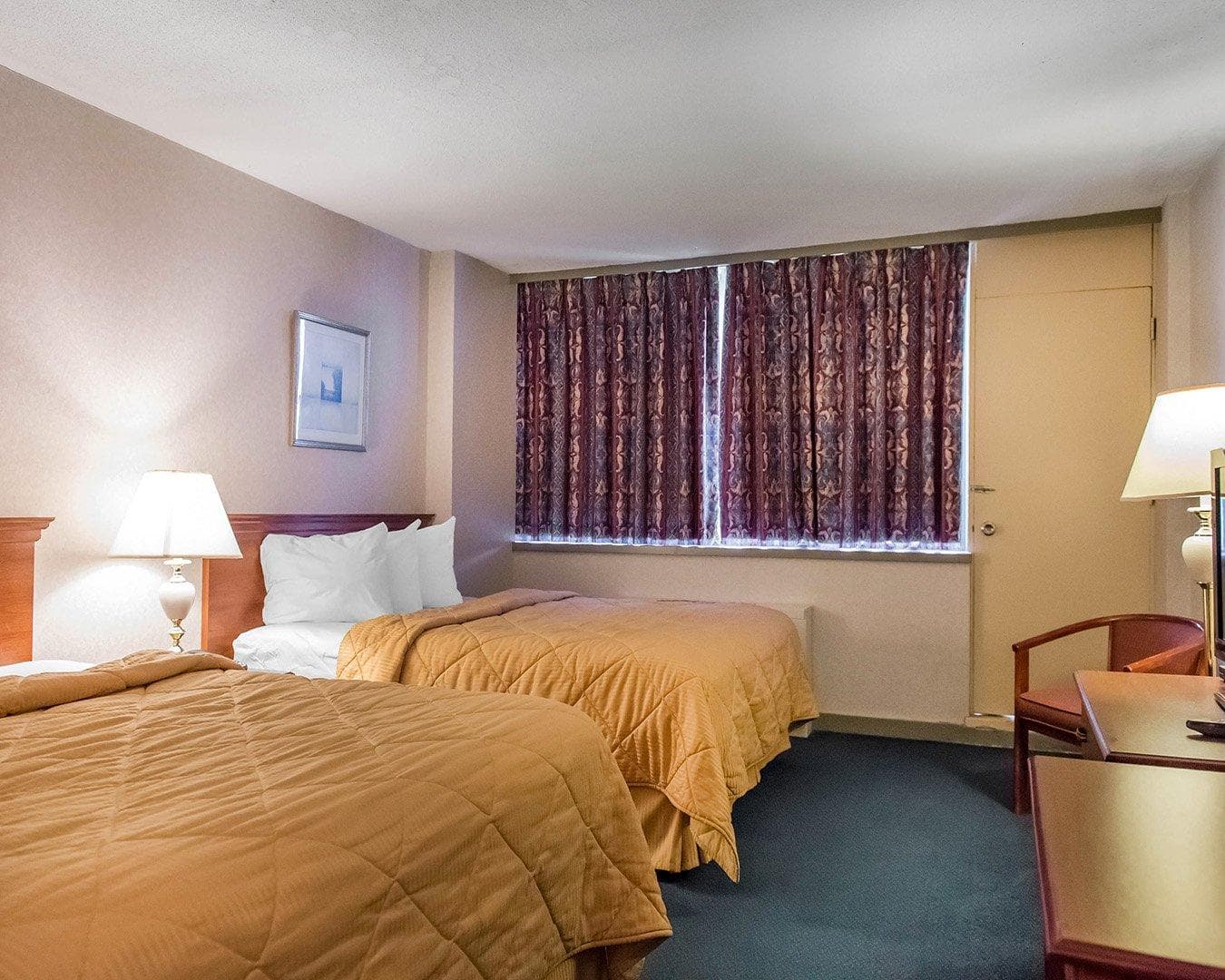 Econo Lodge — 15