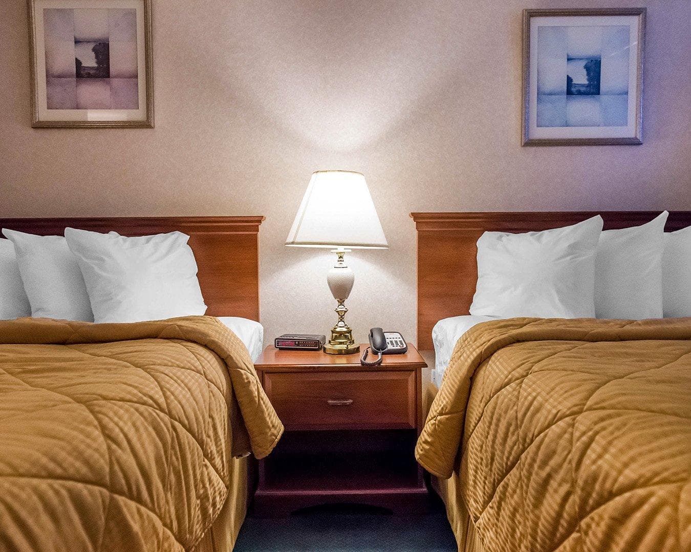 Econo Lodge — 16