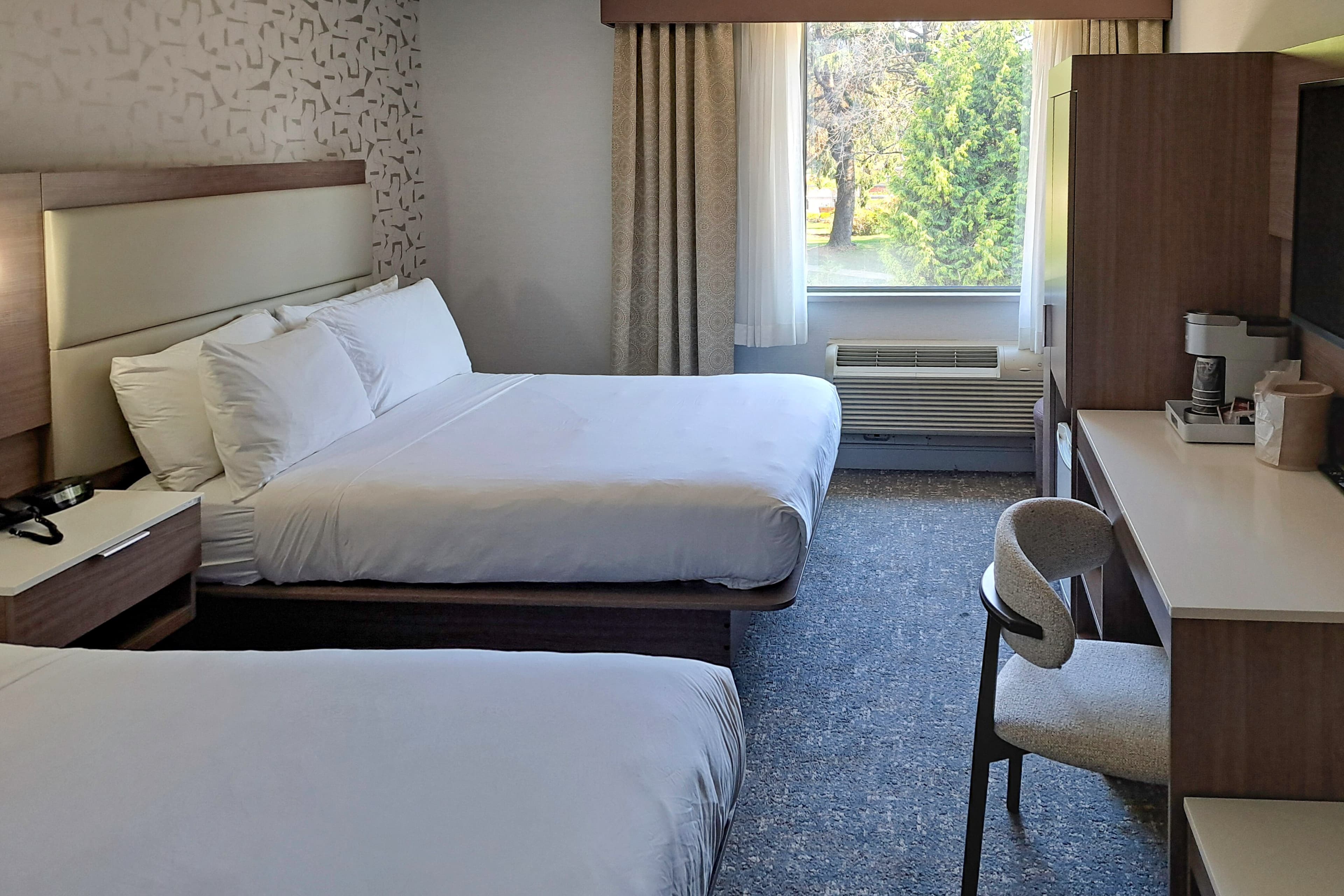 Comfort Hotel Vancouver Airport — 11