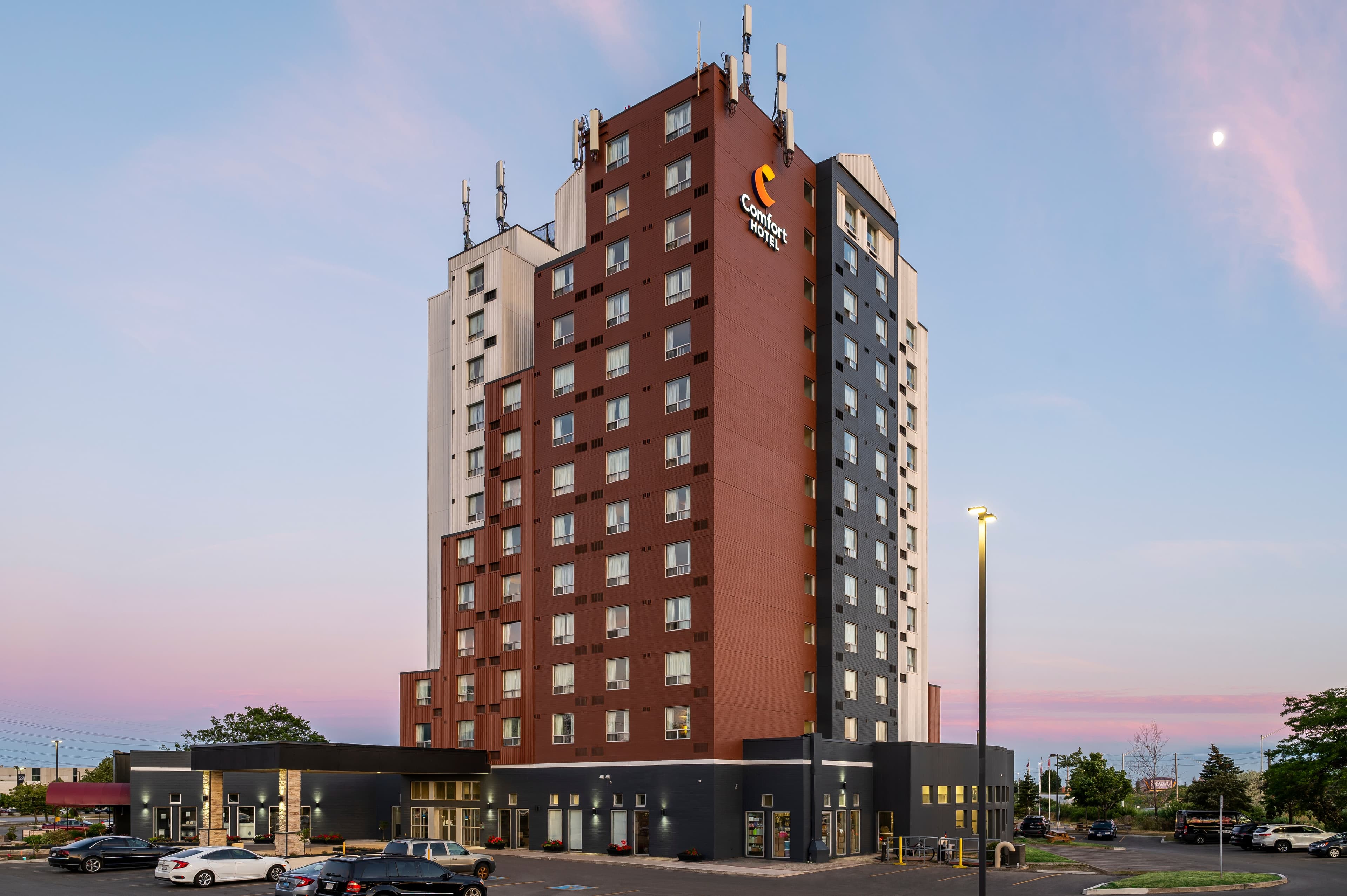 Comfort Hotel Airport North - Image 1
