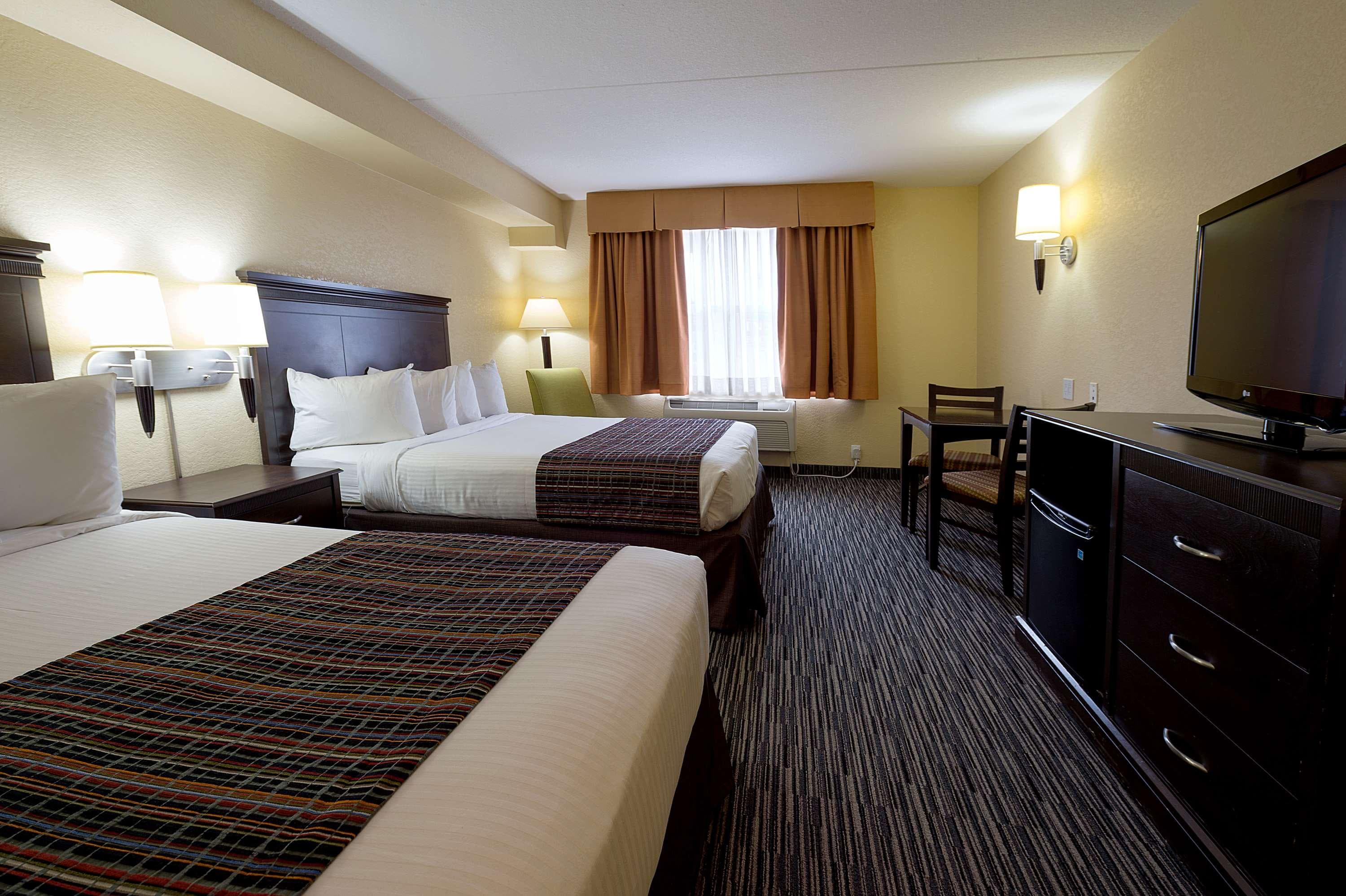 Country Inn & Suites by Radisson, Niagara Falls, ON - Image 5