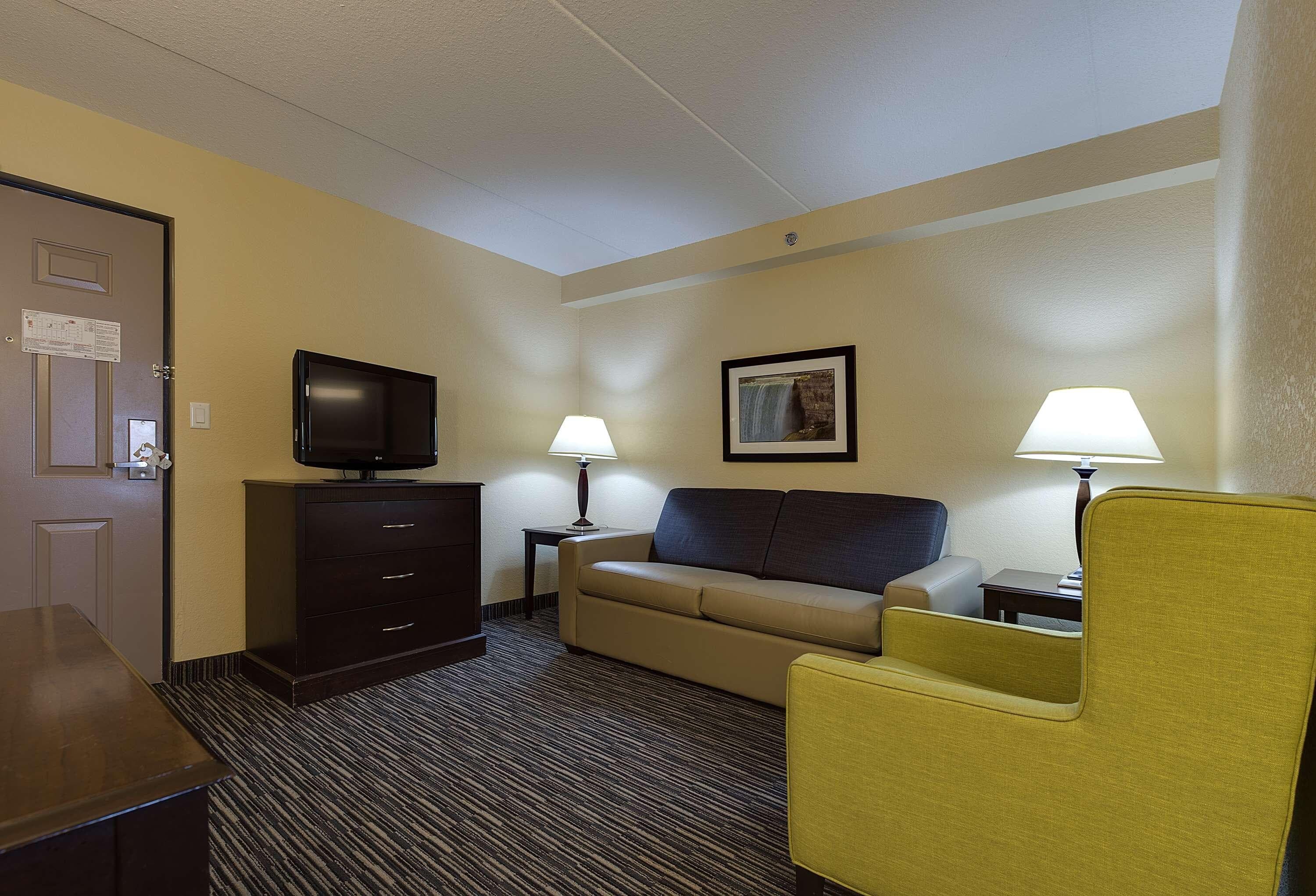 Country Inn & Suites by Radisson, Niagara Falls, ON — 8
