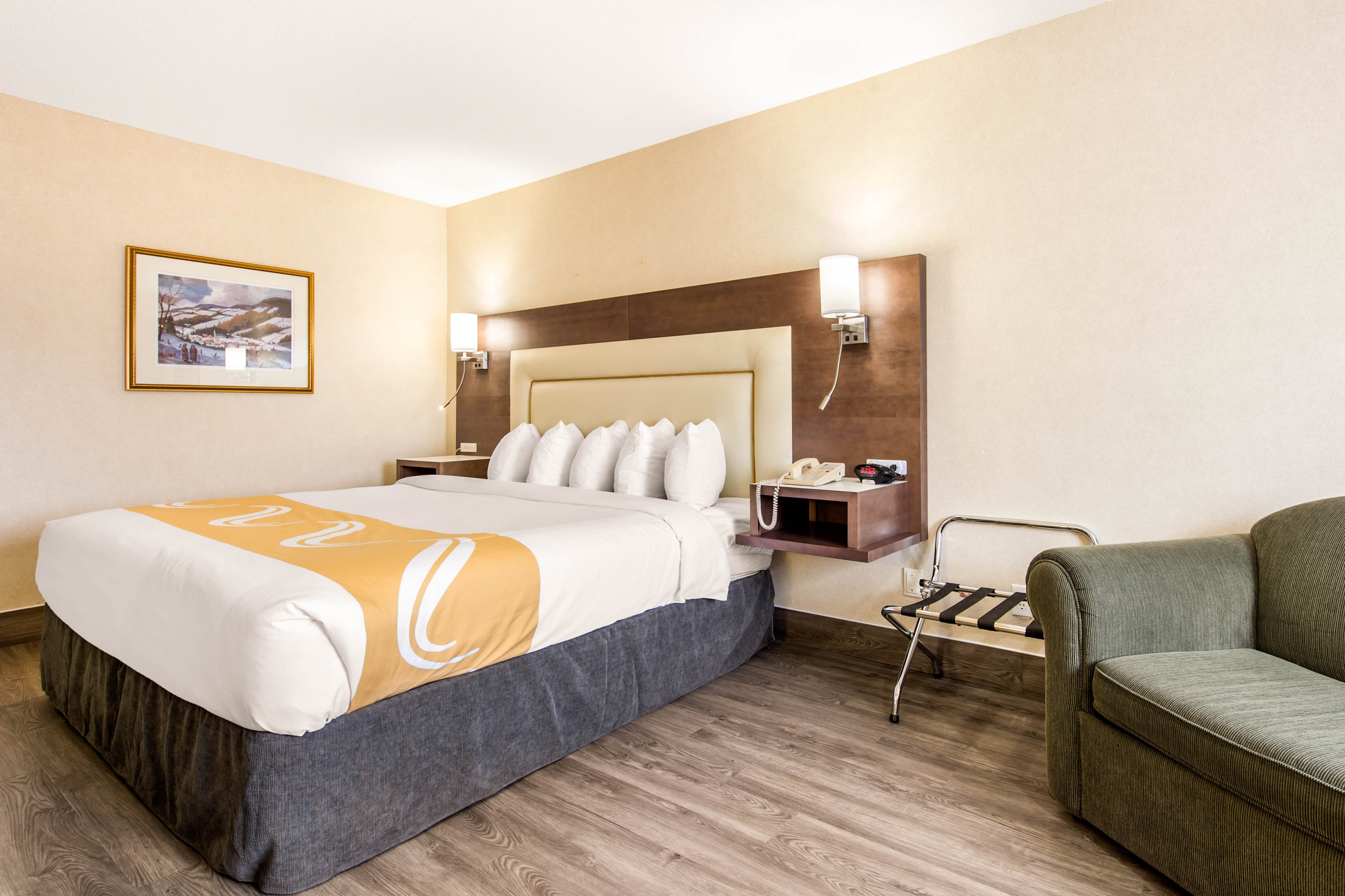 Quality Inn & Suites - Image 4