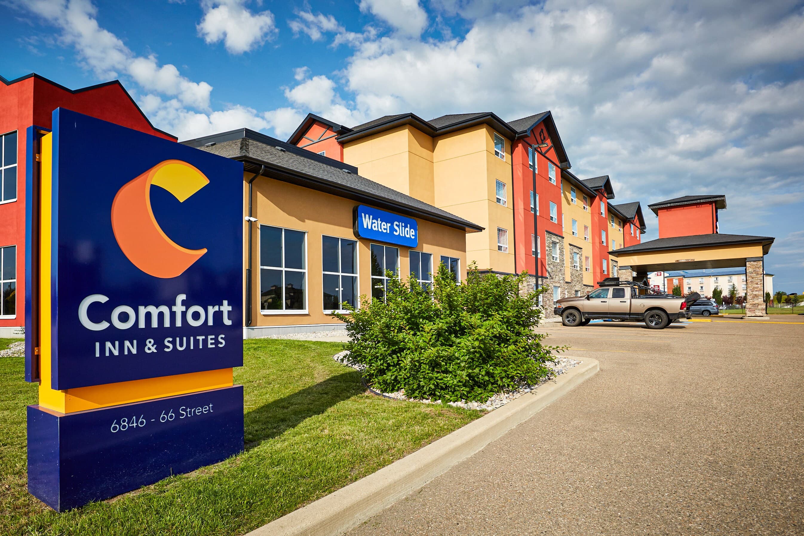 Comfort Inn & Suites - Image 1