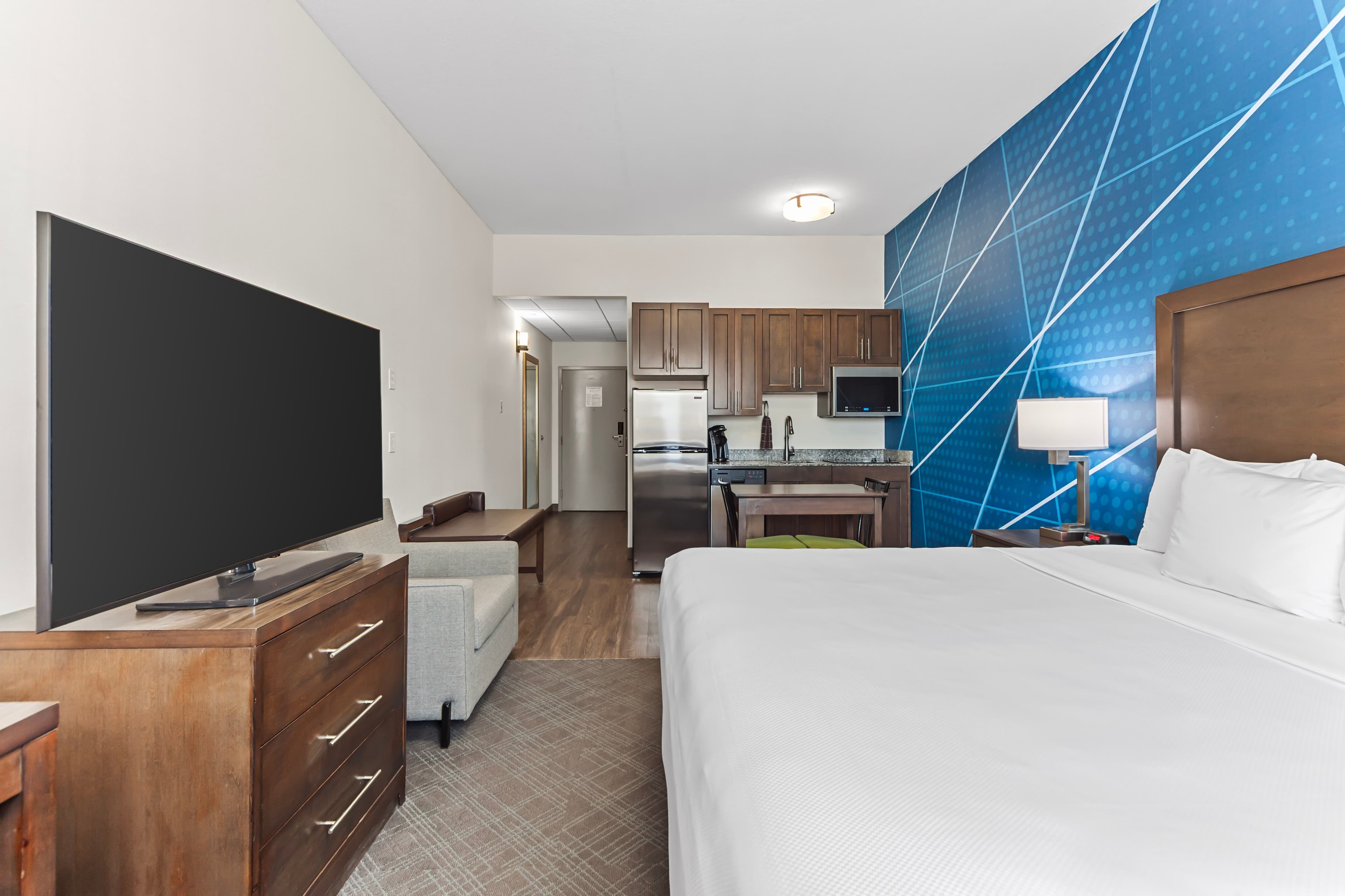 Comfort Inn & Suites — 7