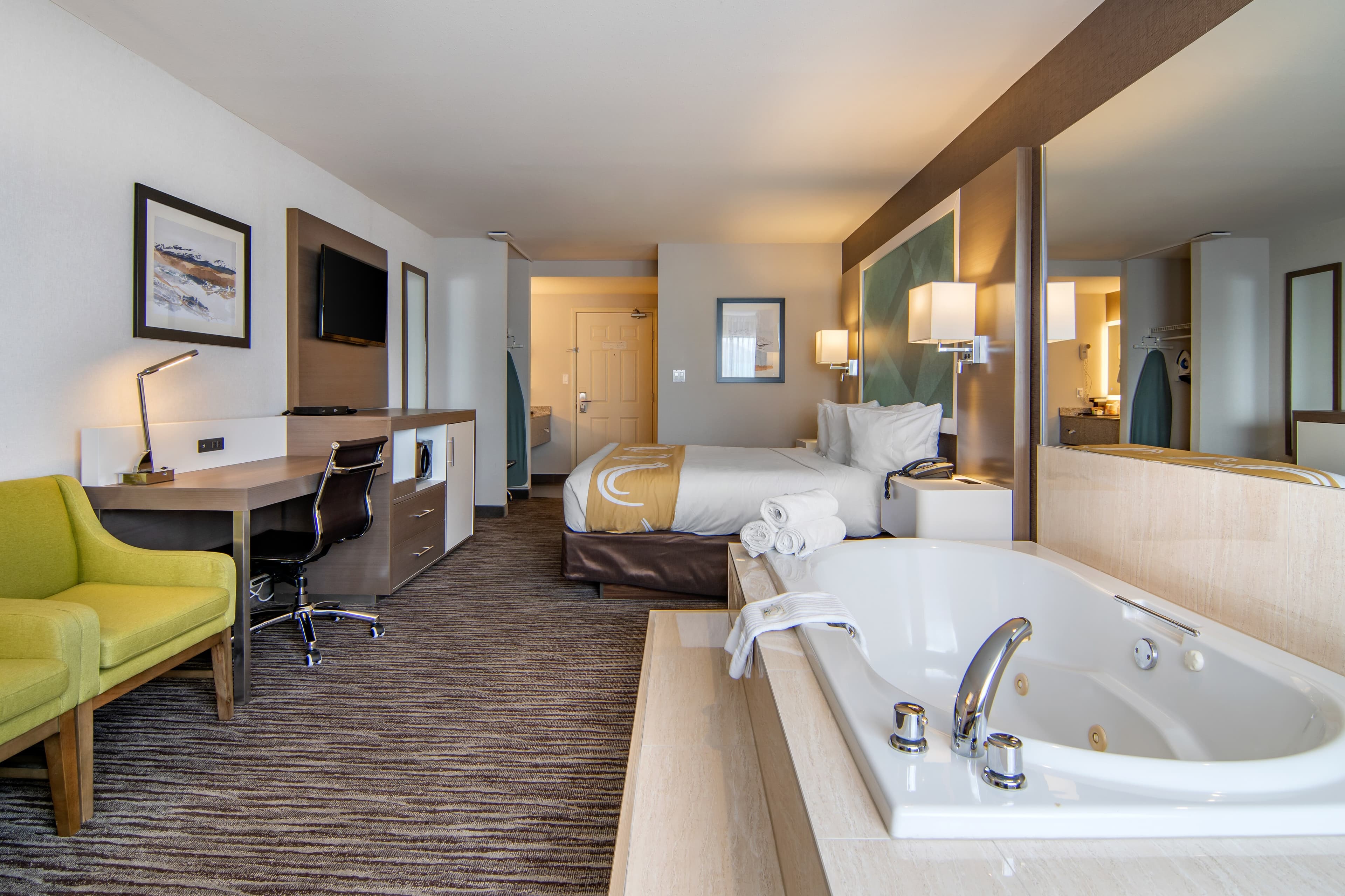Quality Inn - Image 5