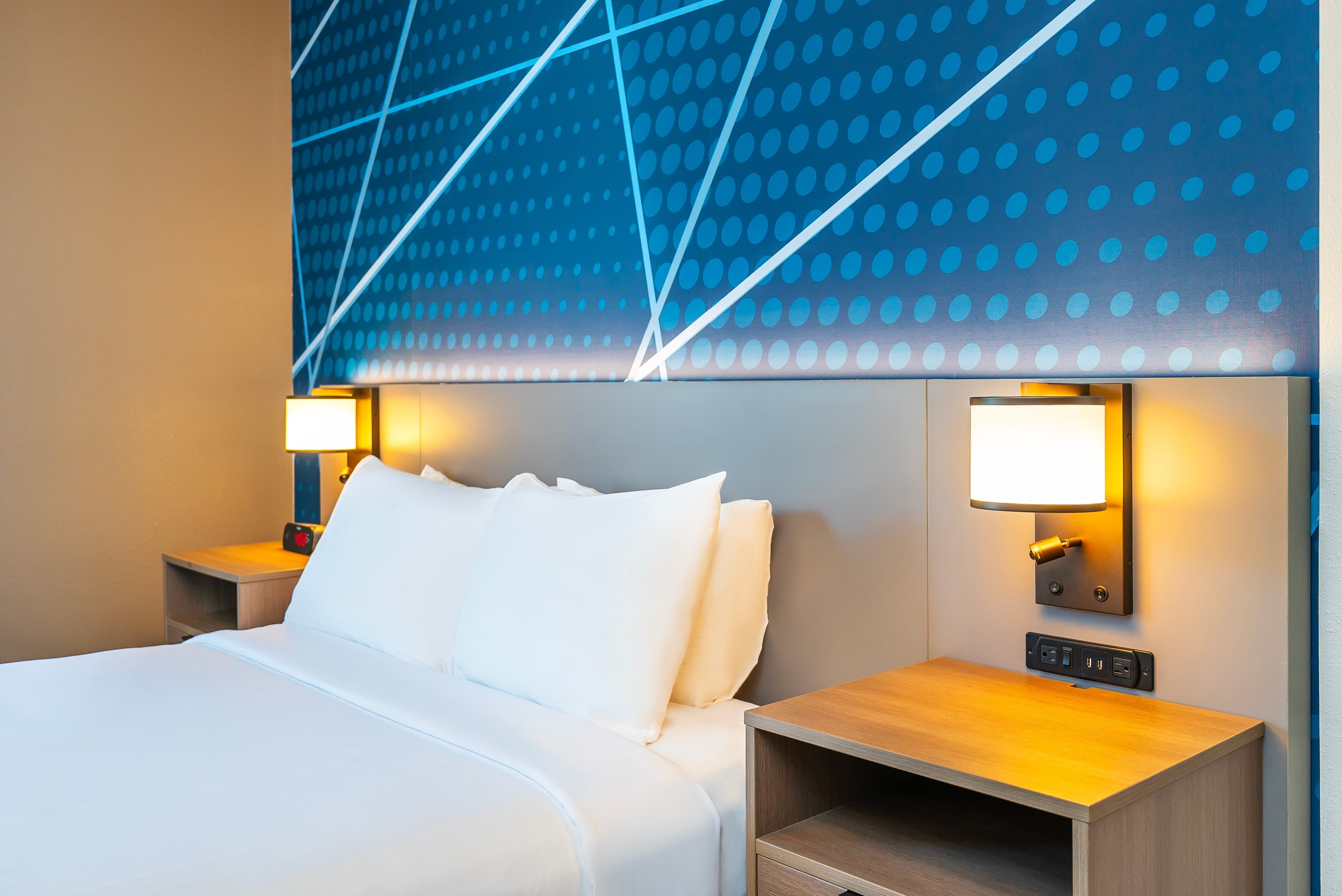 Comfort Suites Kelowna — 4