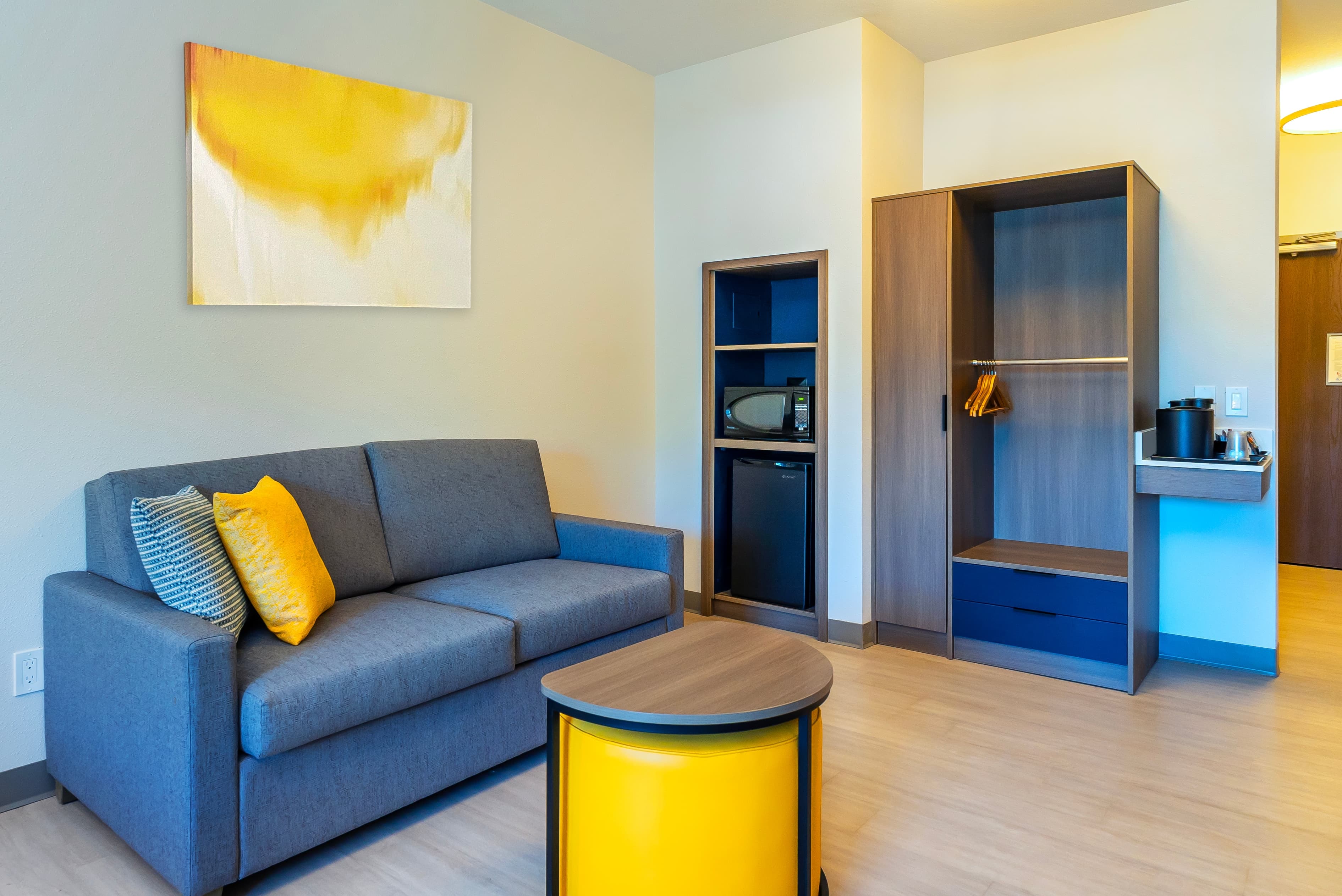 Comfort Suites Kelowna — 5