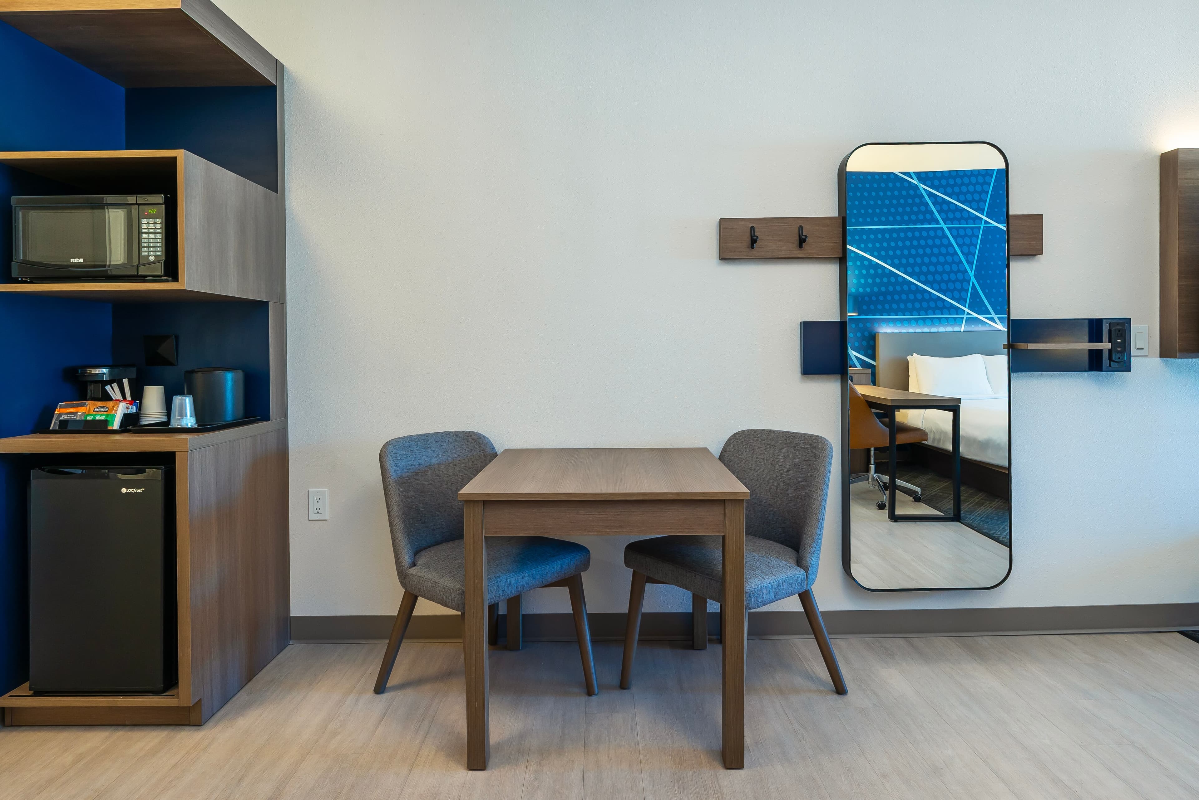 Comfort Suites Kelowna — 24
