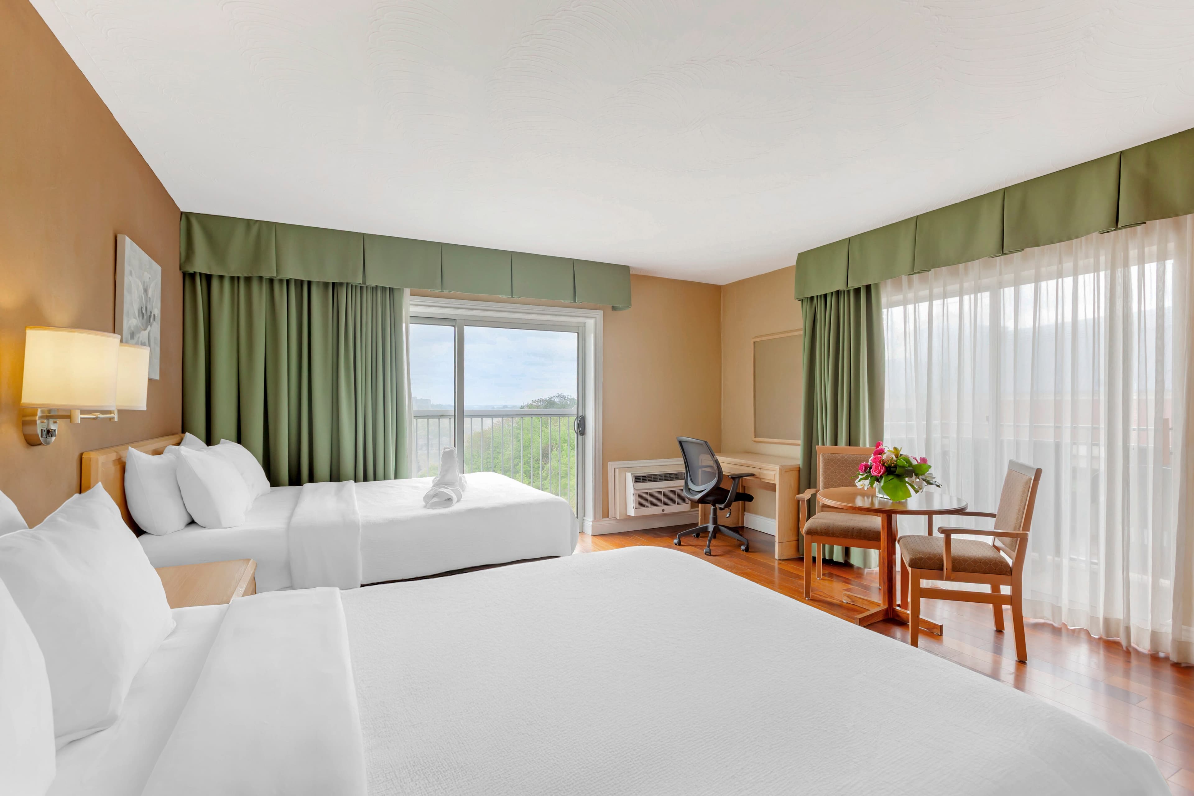 Quality Hotel Fallsview Cascade — 22