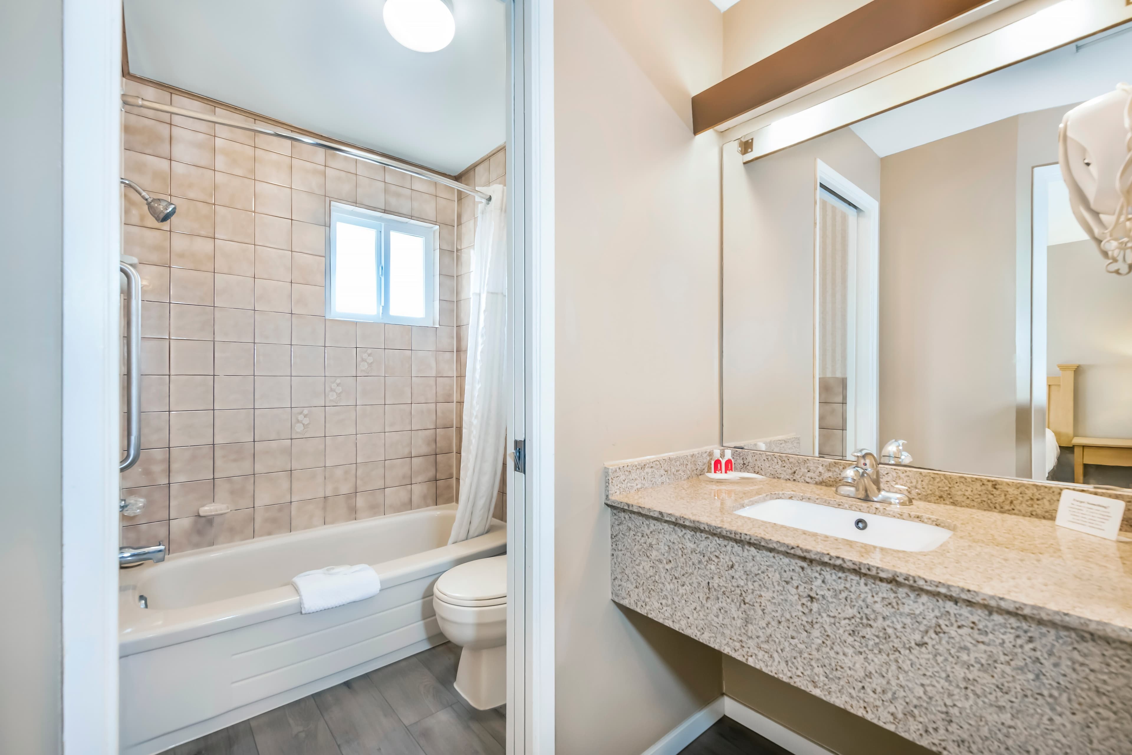 Econo Lodge Inn & Suites — 14