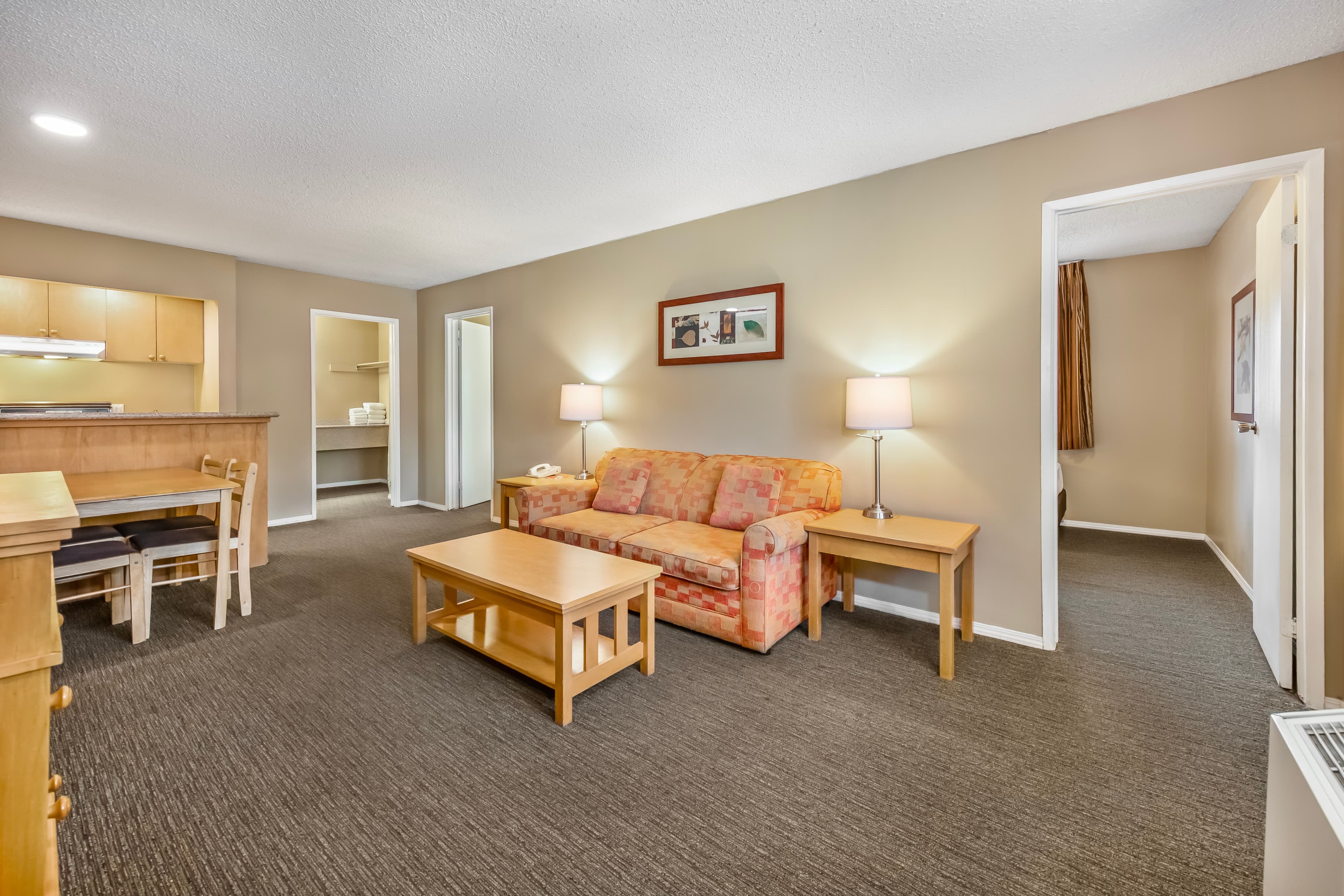 Econo Lodge Inn & Suites — 32