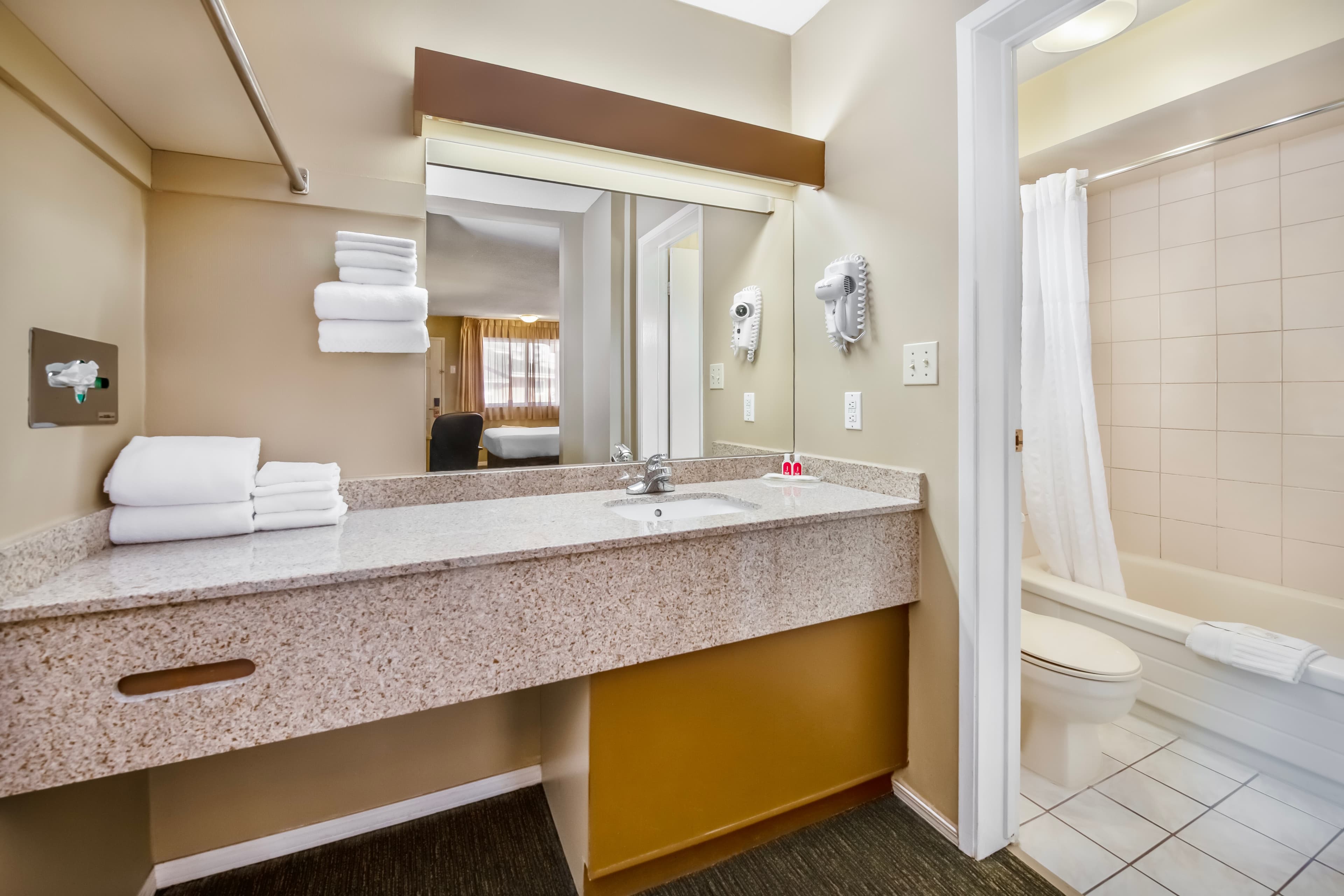 Econo Lodge Inn & Suites — 33