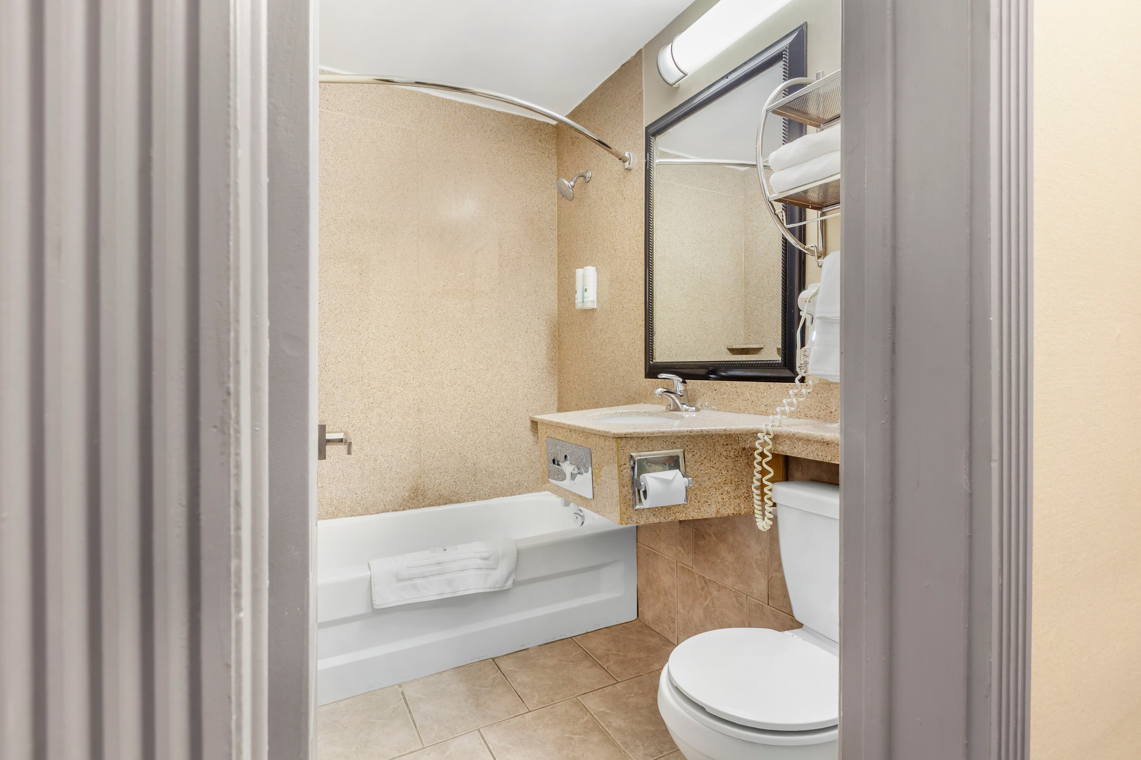 Quality Inn Toronto Airport — 24