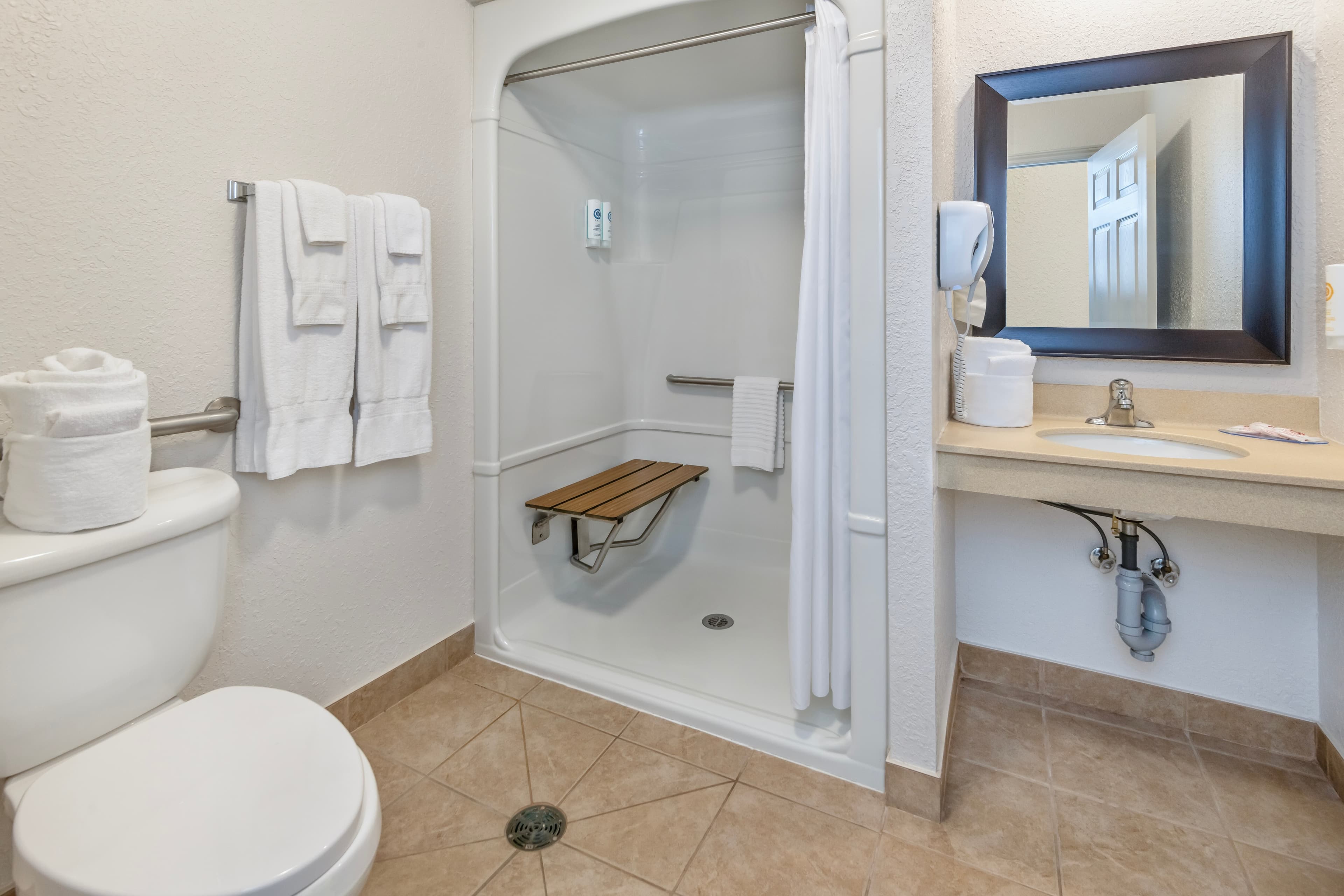 Comfort Inn & Suites Thousand Islands Harbour District — 10