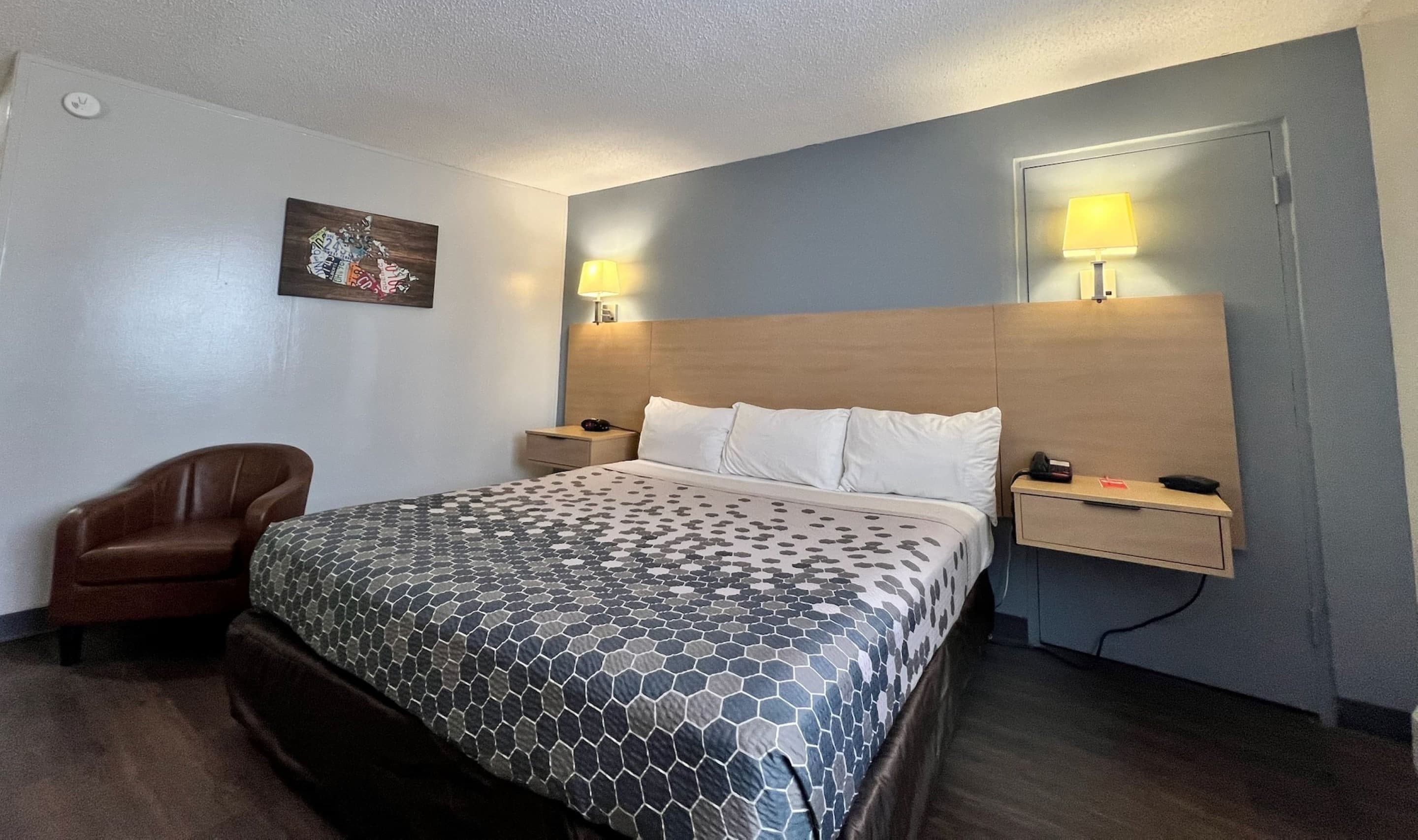 Econo Lodge Motel Village — 24