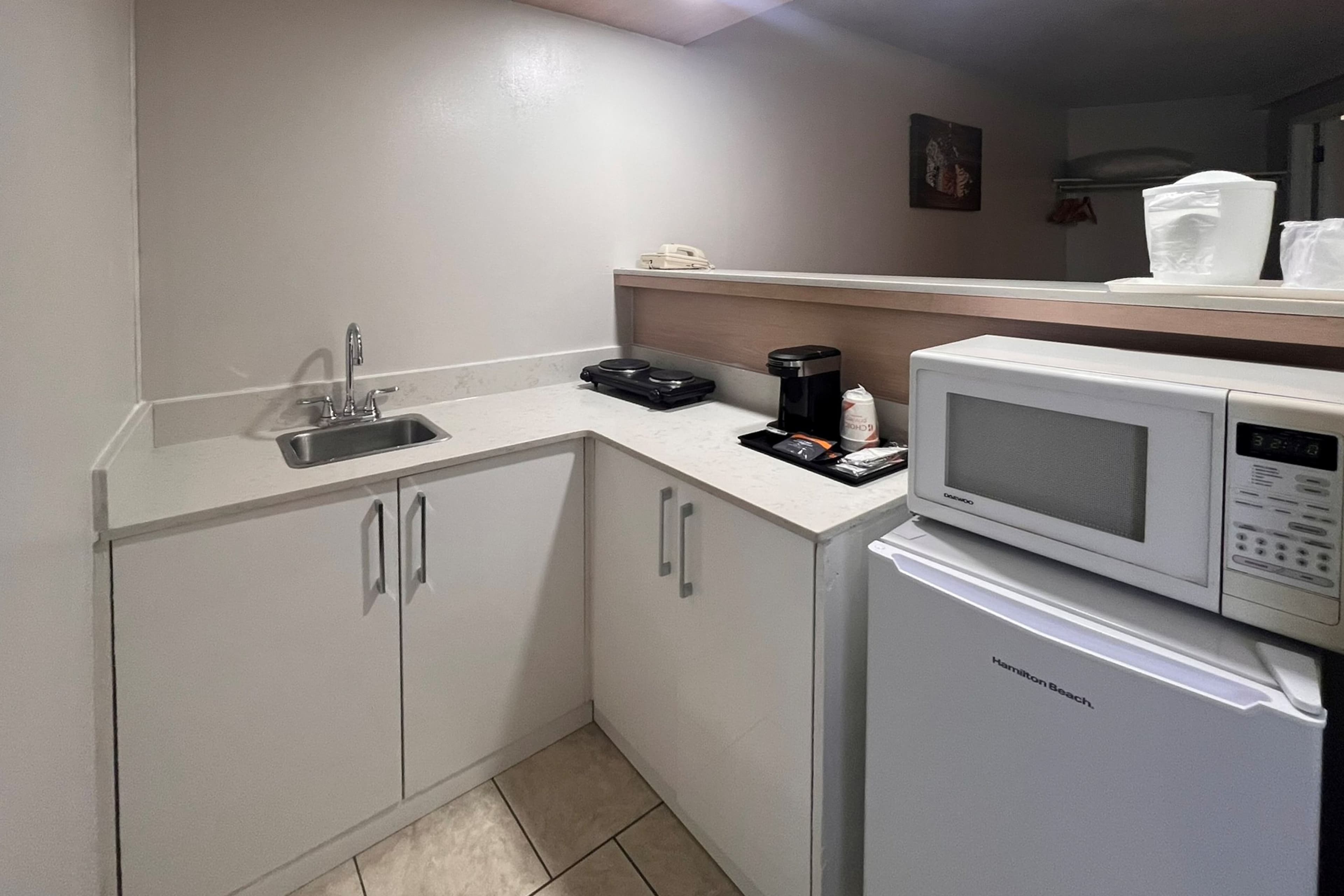Econo Lodge Motel Village — 13