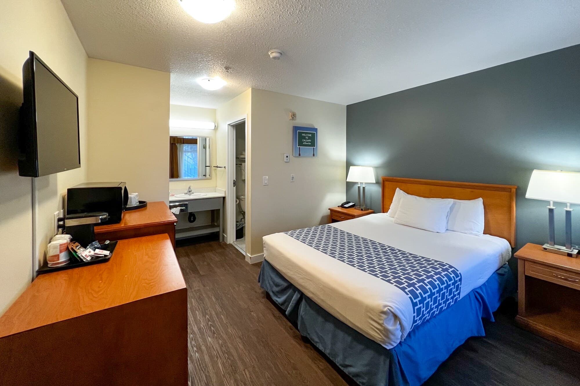Econo Lodge Inn & Suites University — 18