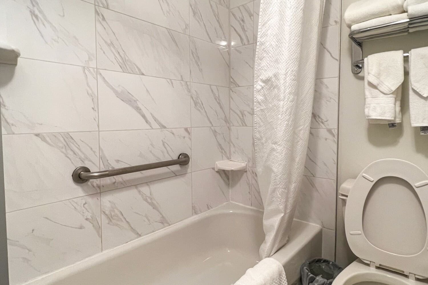 Econo Lodge Inn & Suites University — 30