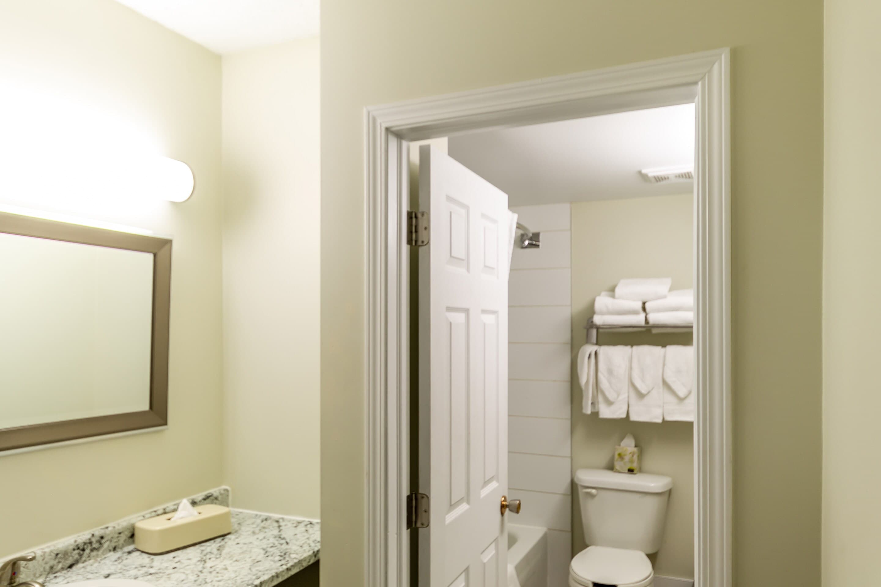 Econo Lodge Inn & Suites University — 37