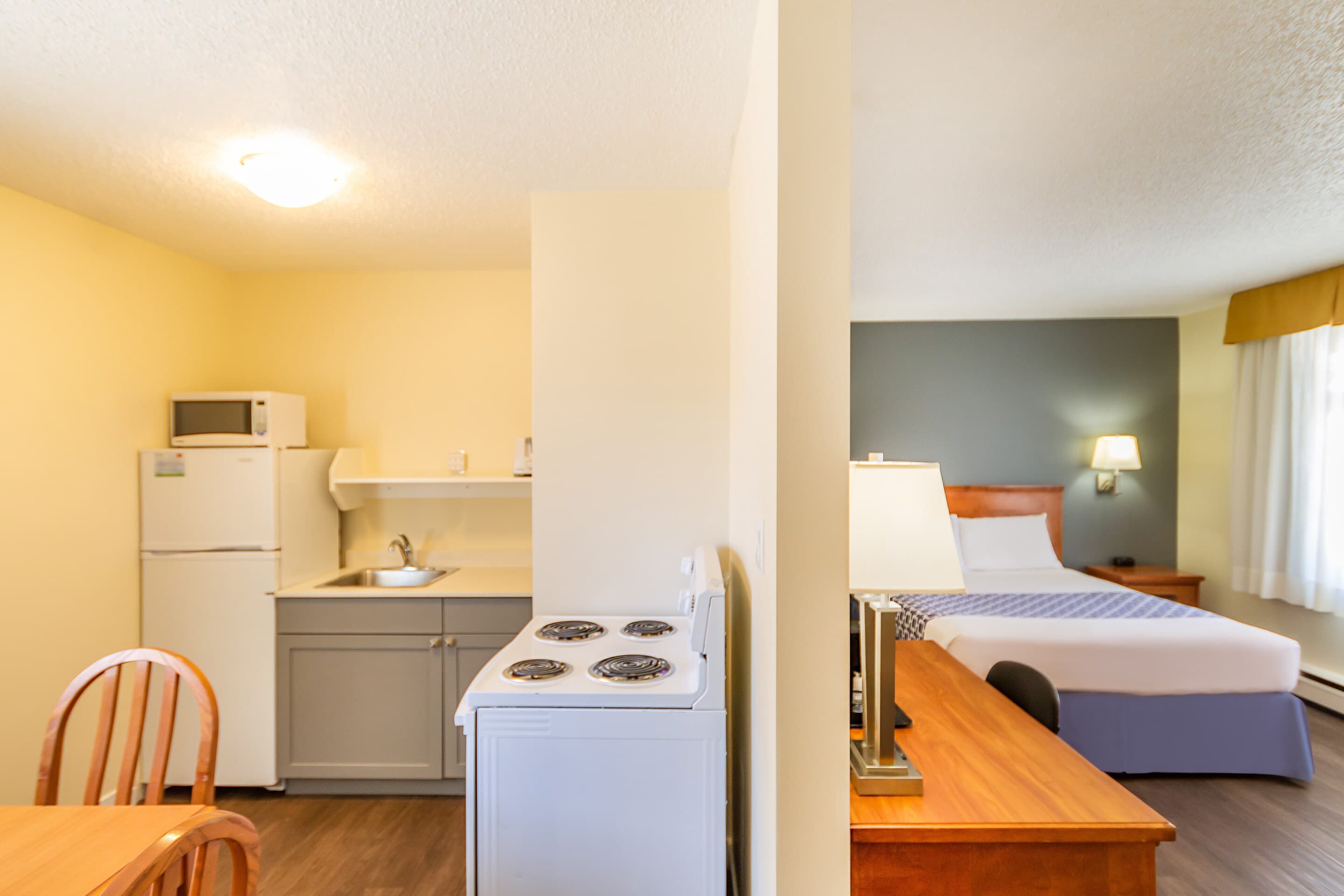 Econo Lodge Inn & Suites University — 34