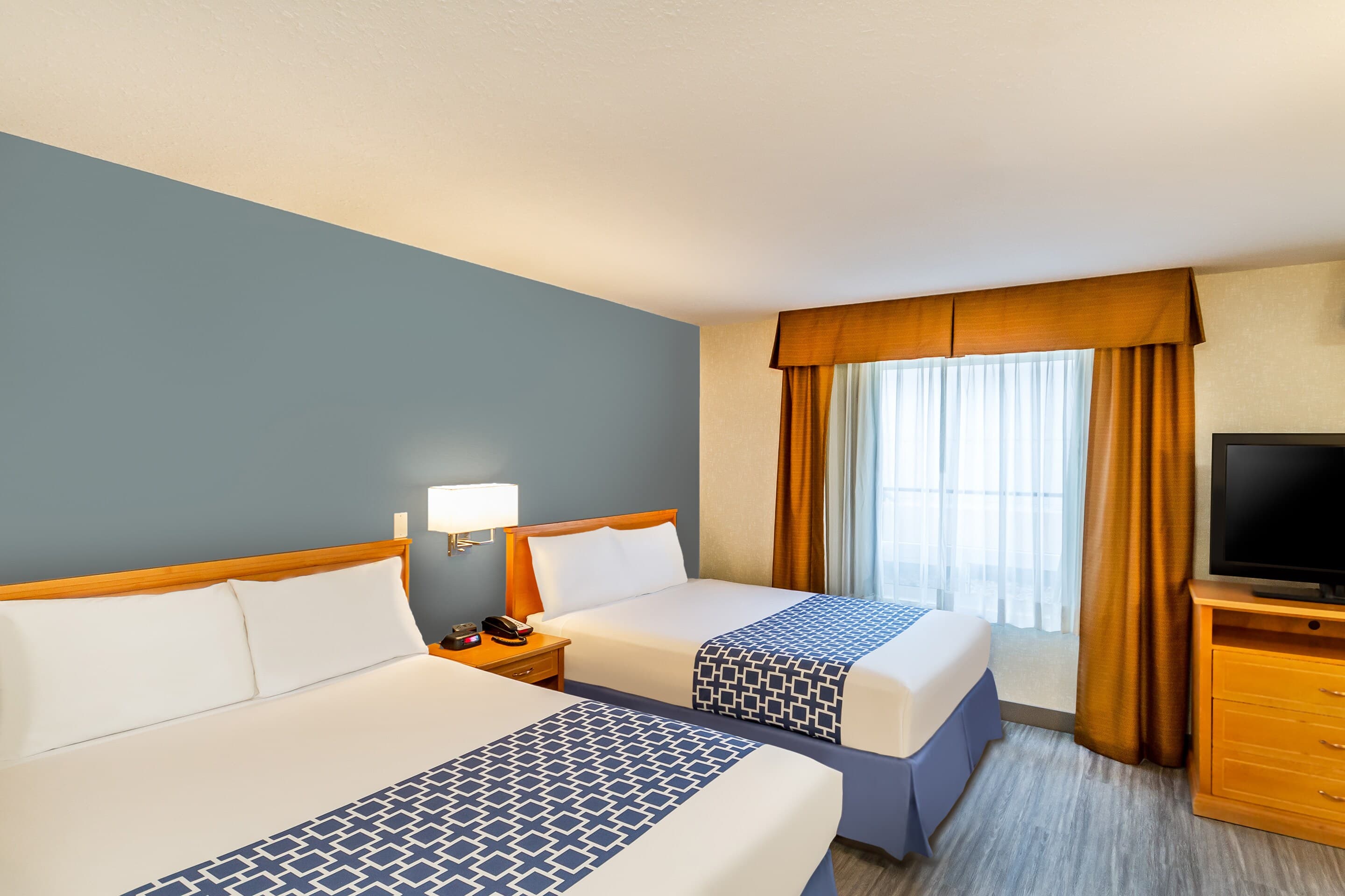 Econo Lodge Inn & Suites University — 52