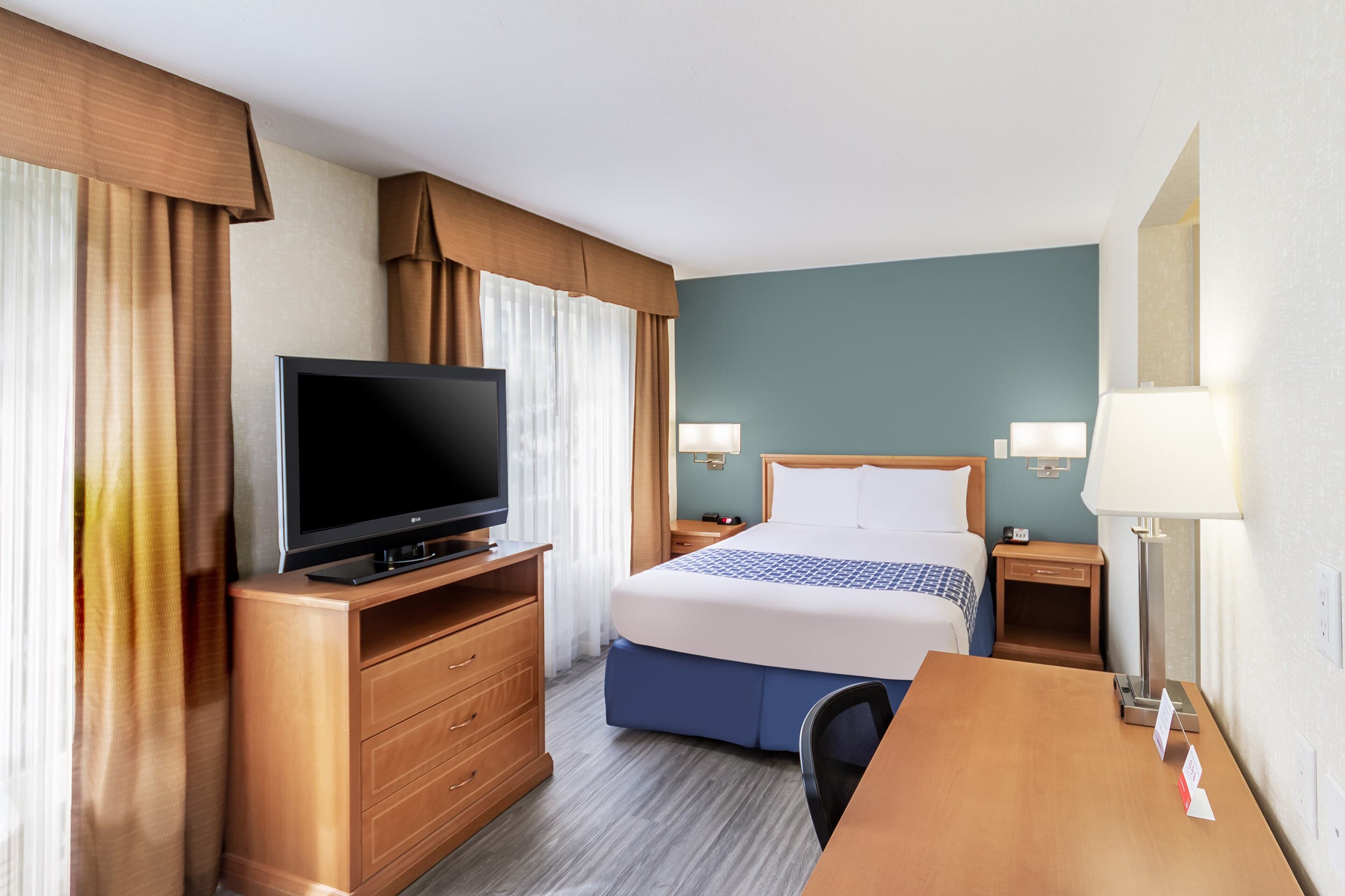 Econo Lodge Inn & Suites University — 44