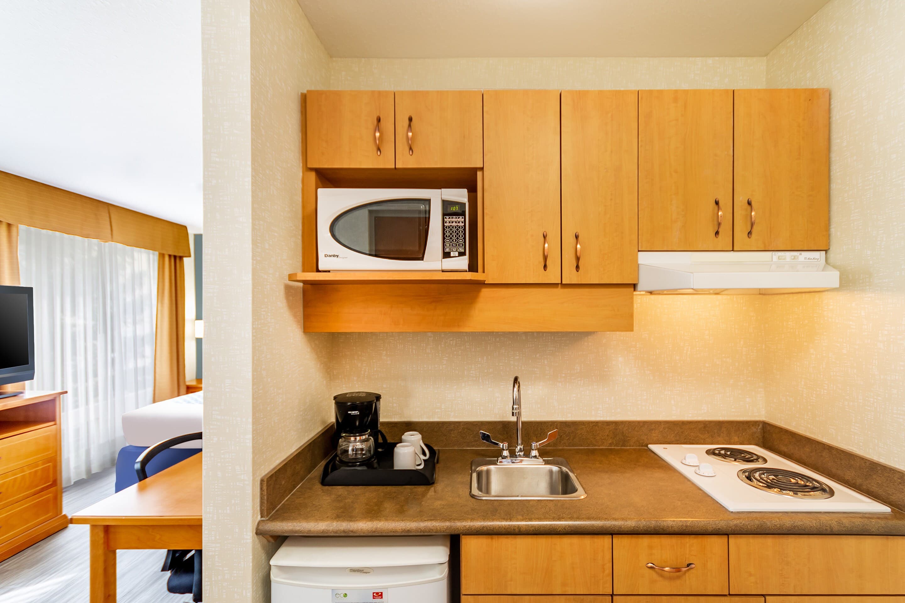 Econo Lodge Inn & Suites University — 48